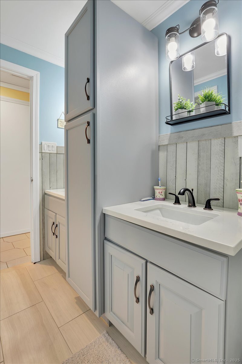 316 Hobart Street, Southington, Connecticut image 21