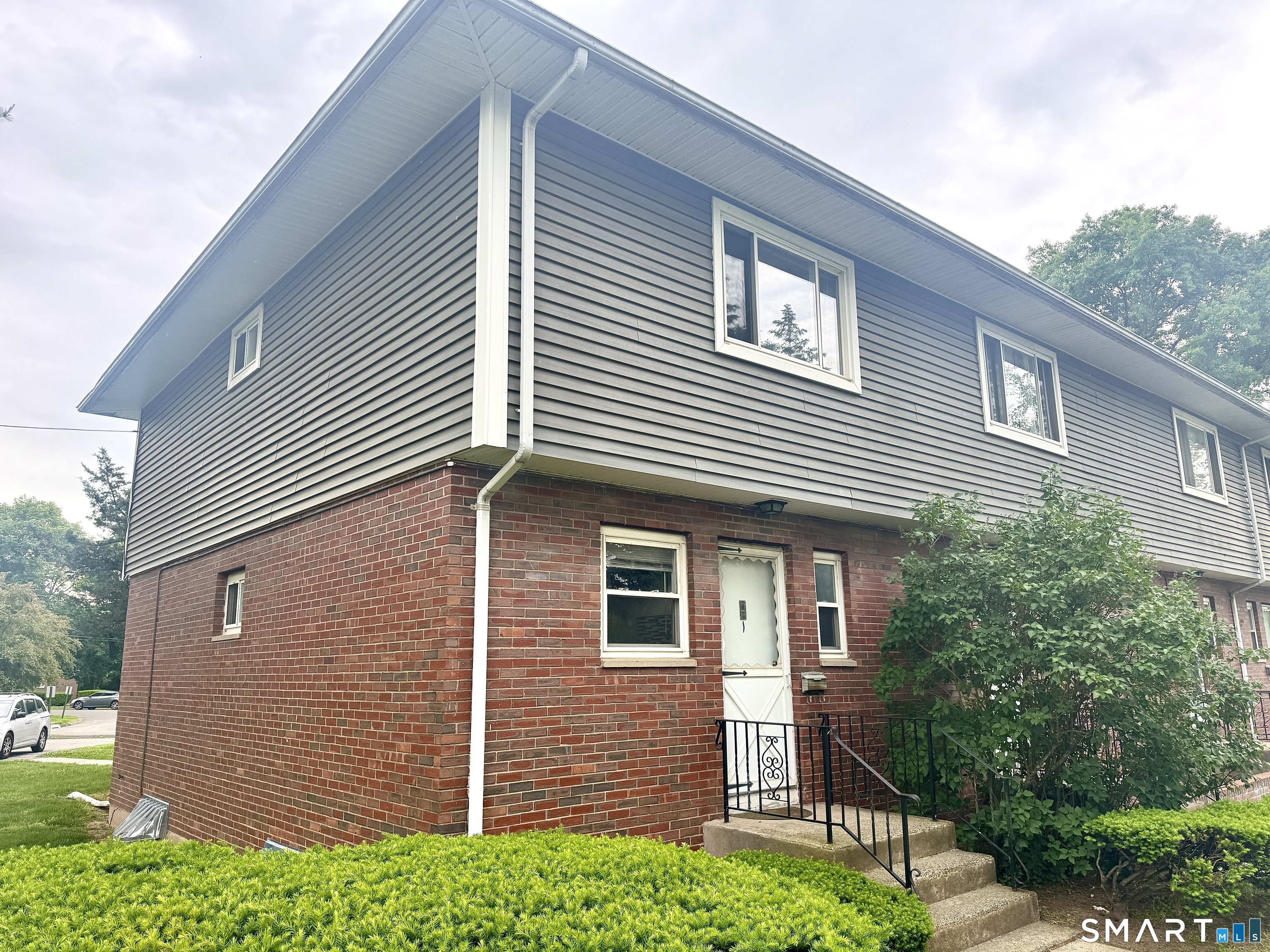 227 Wintonbury Avenue 1