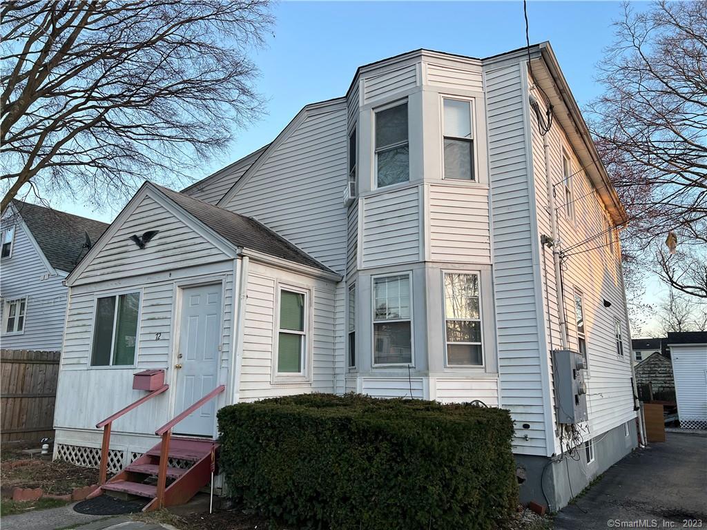 Property for Sale at 72 Maple Street, Norwalk, Connecticut - Bedrooms: 4 
Bathrooms: 2 
Rooms: 8  - $615,000