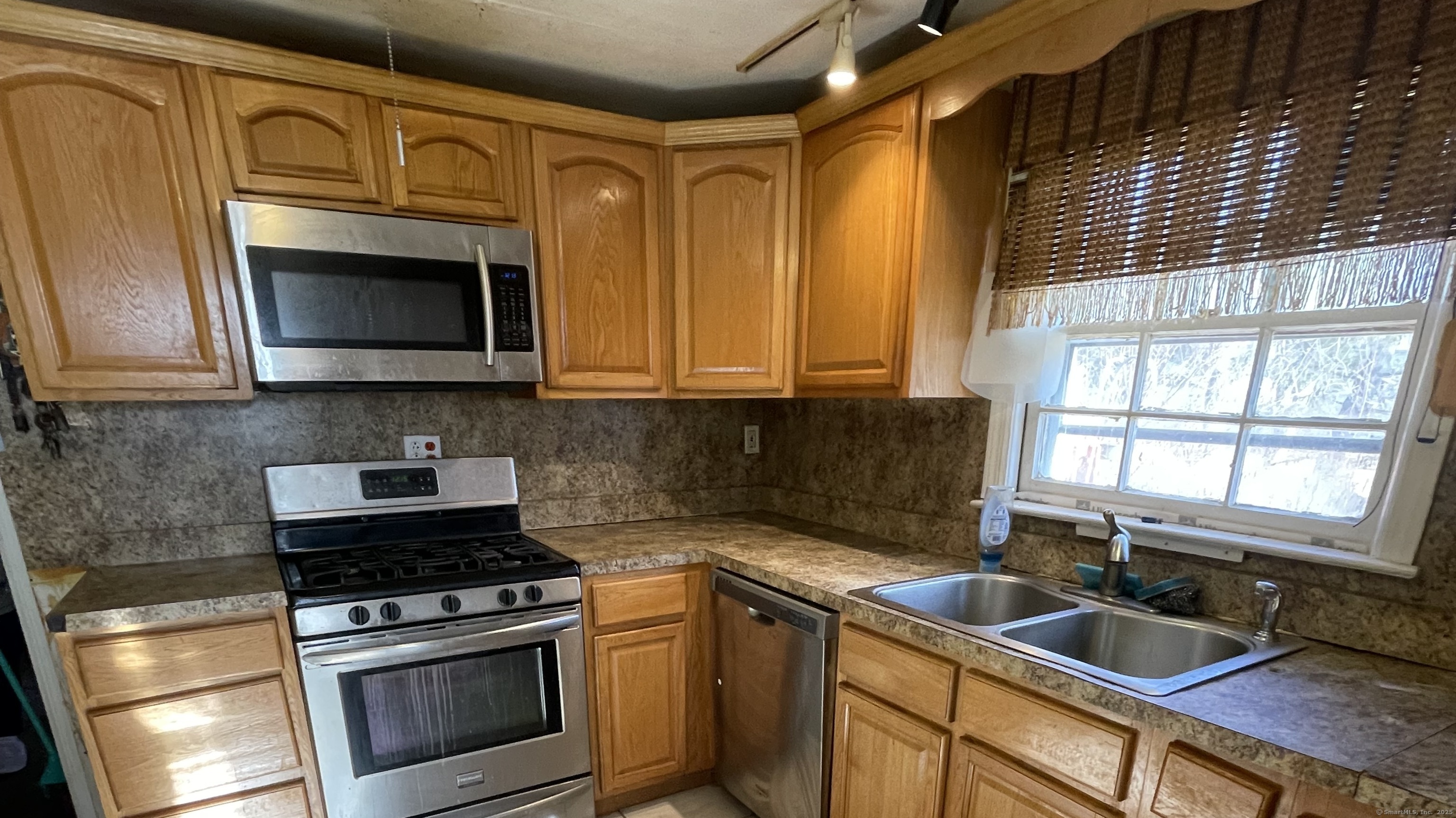 16 Cambridge Street, Hartford, Connecticut image 4