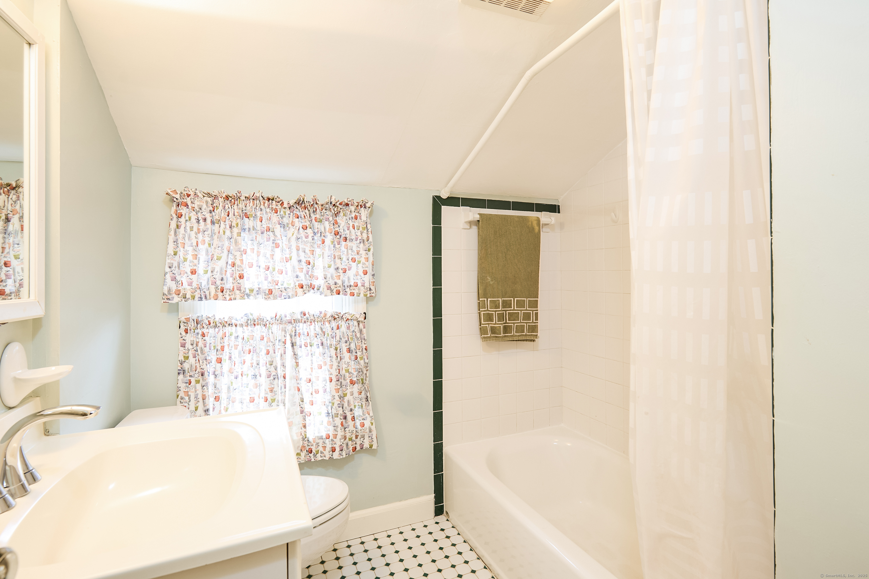 247 Tesiny Avenue, Bridgeport, Connecticut image 21