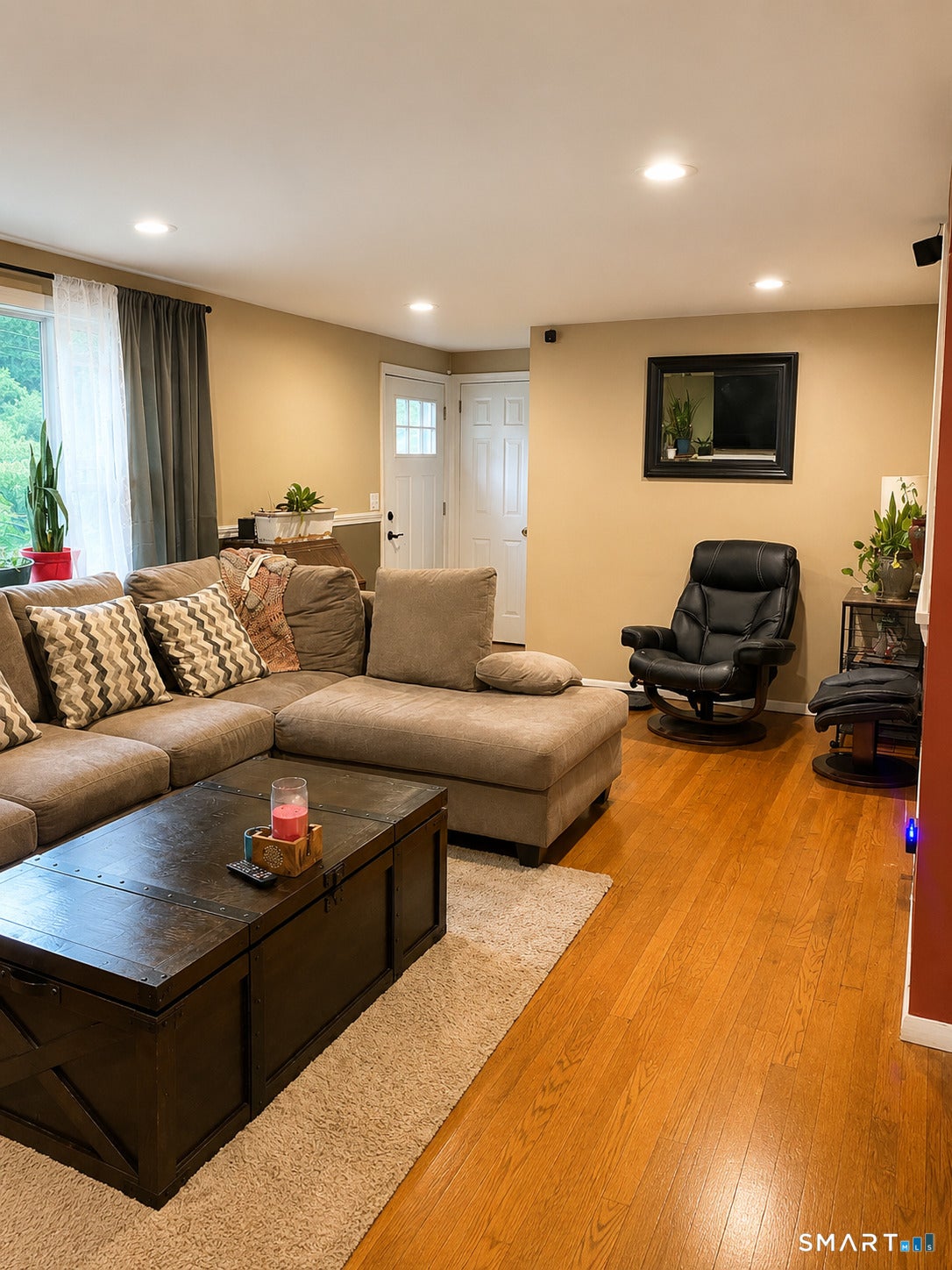 7 Thomas Drive