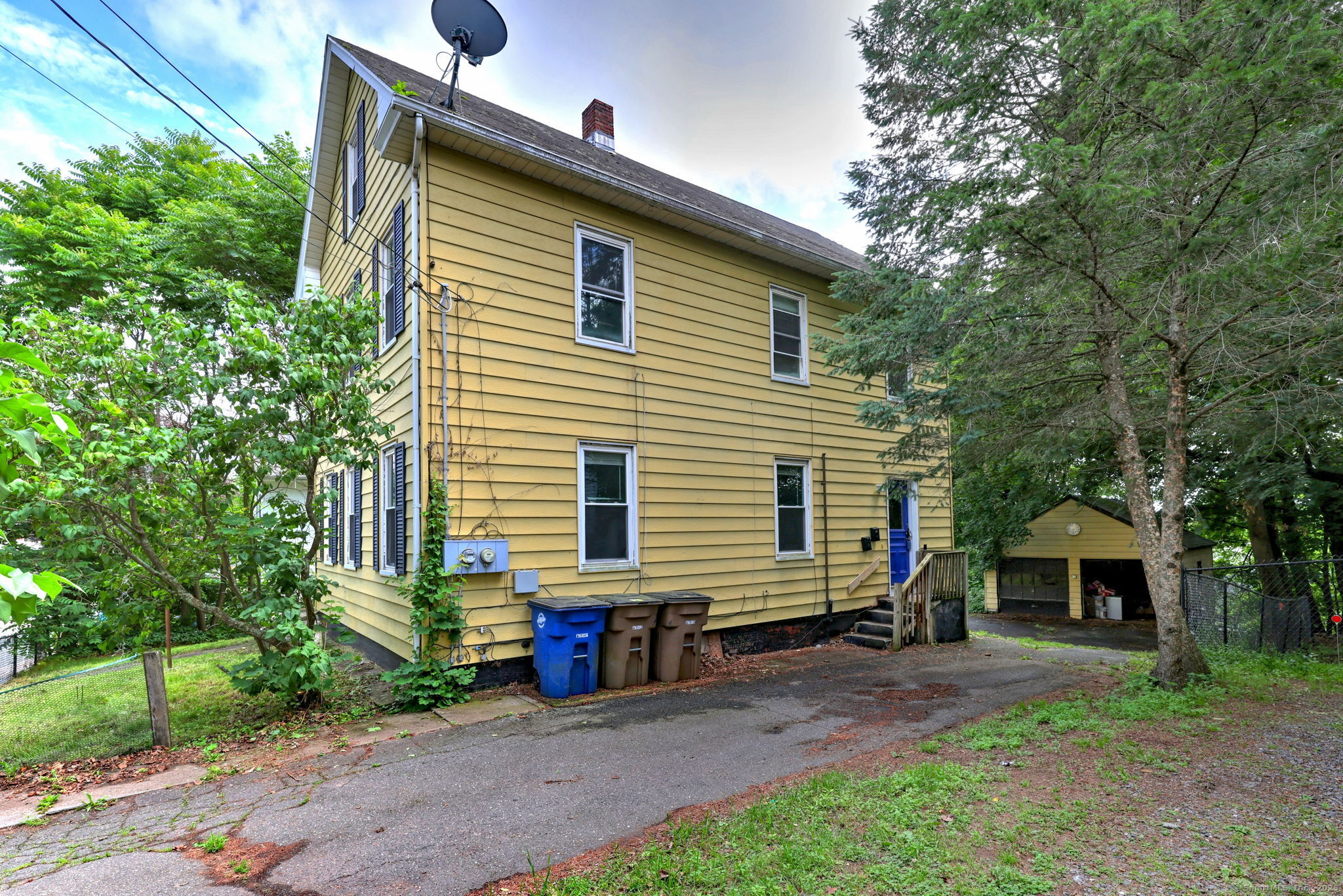 9 Woodland Street