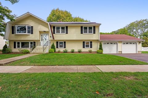 120 Sheffield Circle Stratford CT 06614