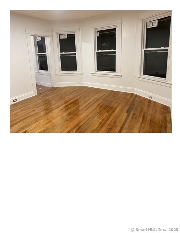 6th Street 1st Floor, Bridgeport, Connecticut - 3 Bedrooms  
1 Bathrooms  
6 Rooms - 