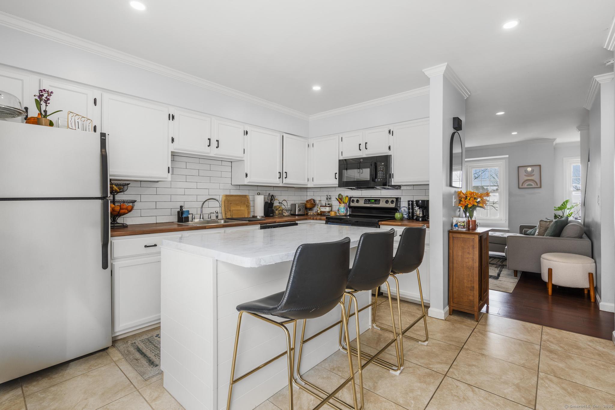 40 Deerwood Lane #4, Waterbury, Connecticut image 16