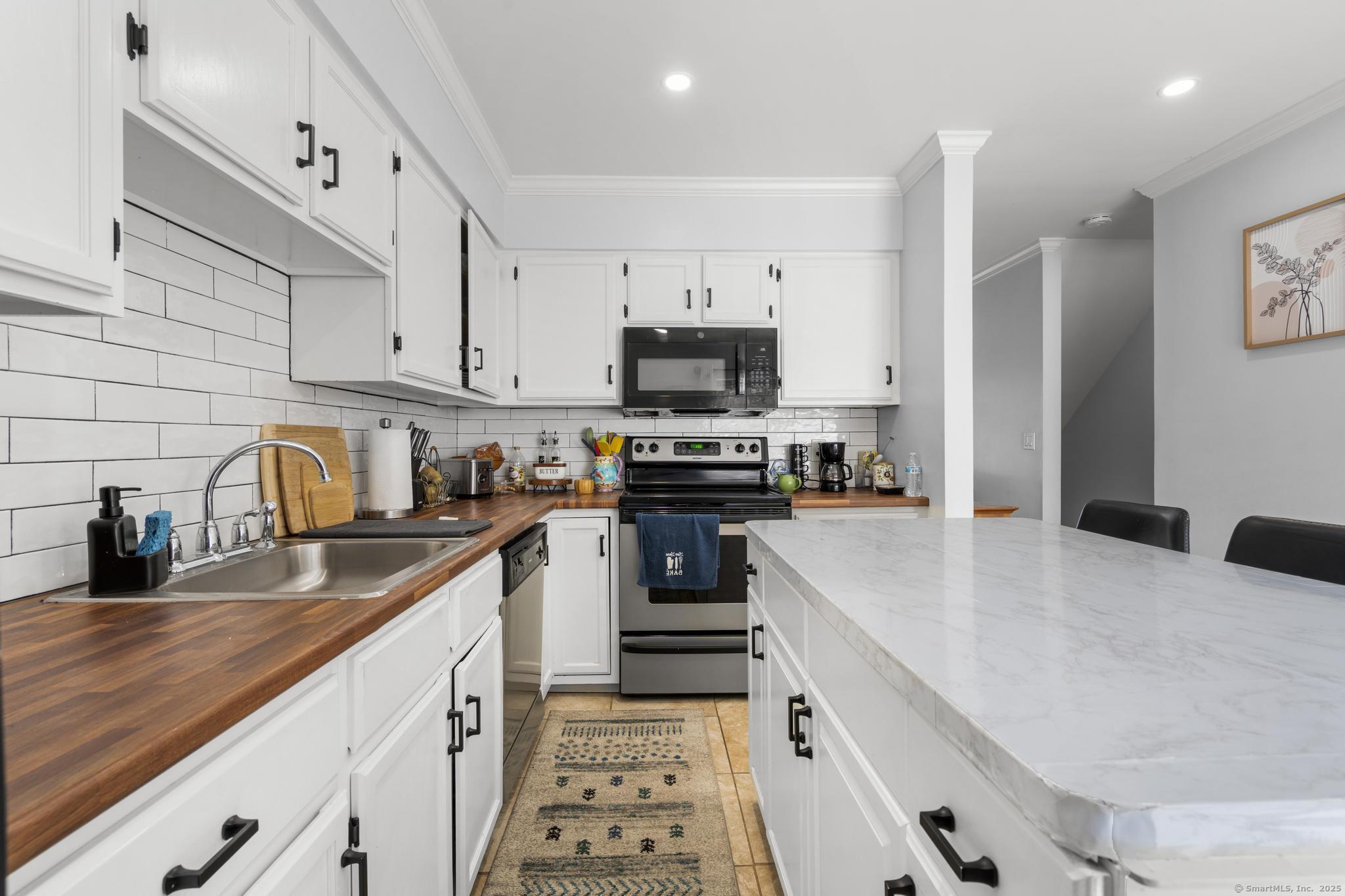40 Deerwood Lane #4, Waterbury, Connecticut image 17