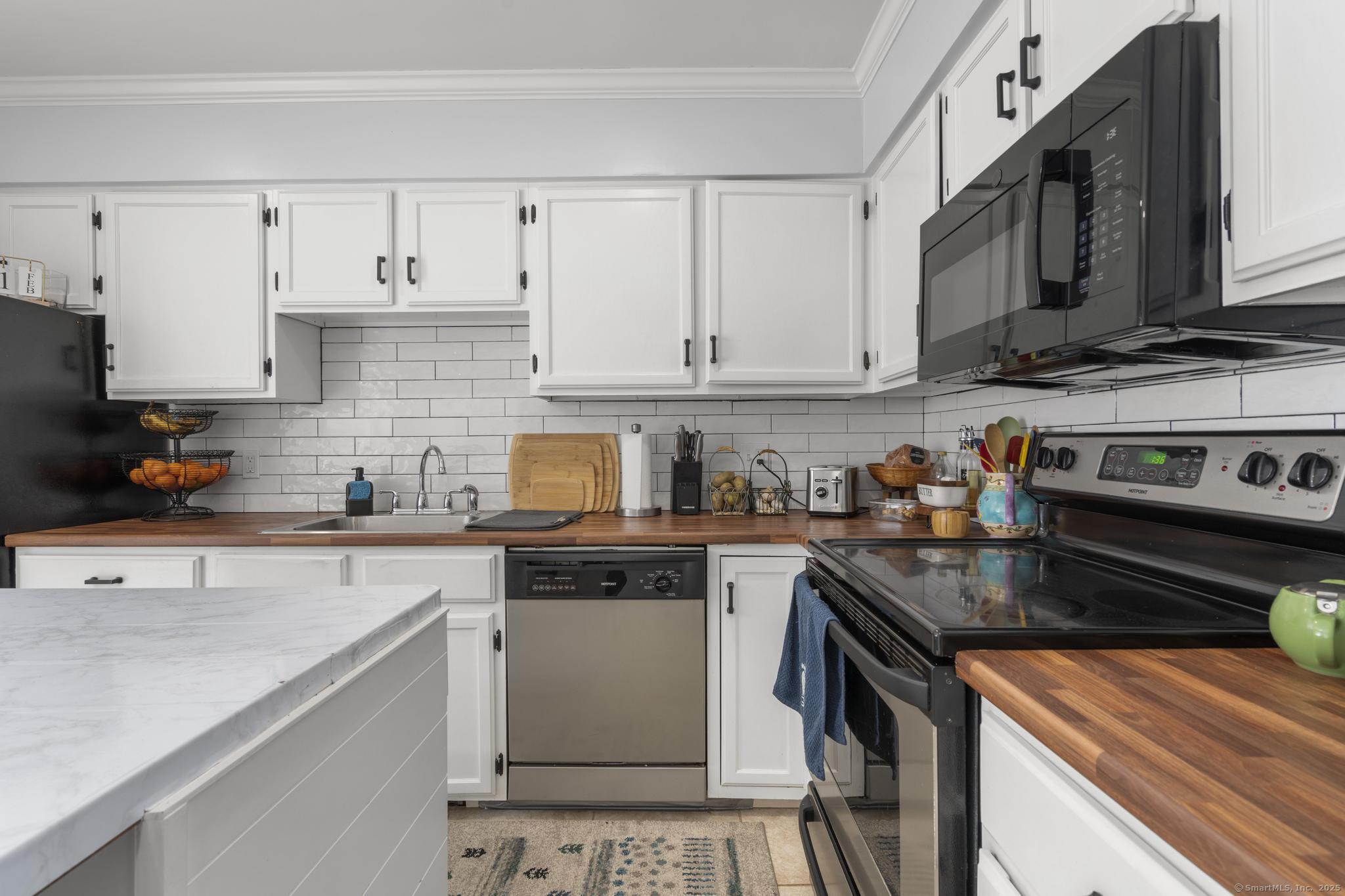 40 Deerwood Lane #4, Waterbury, Connecticut image 18