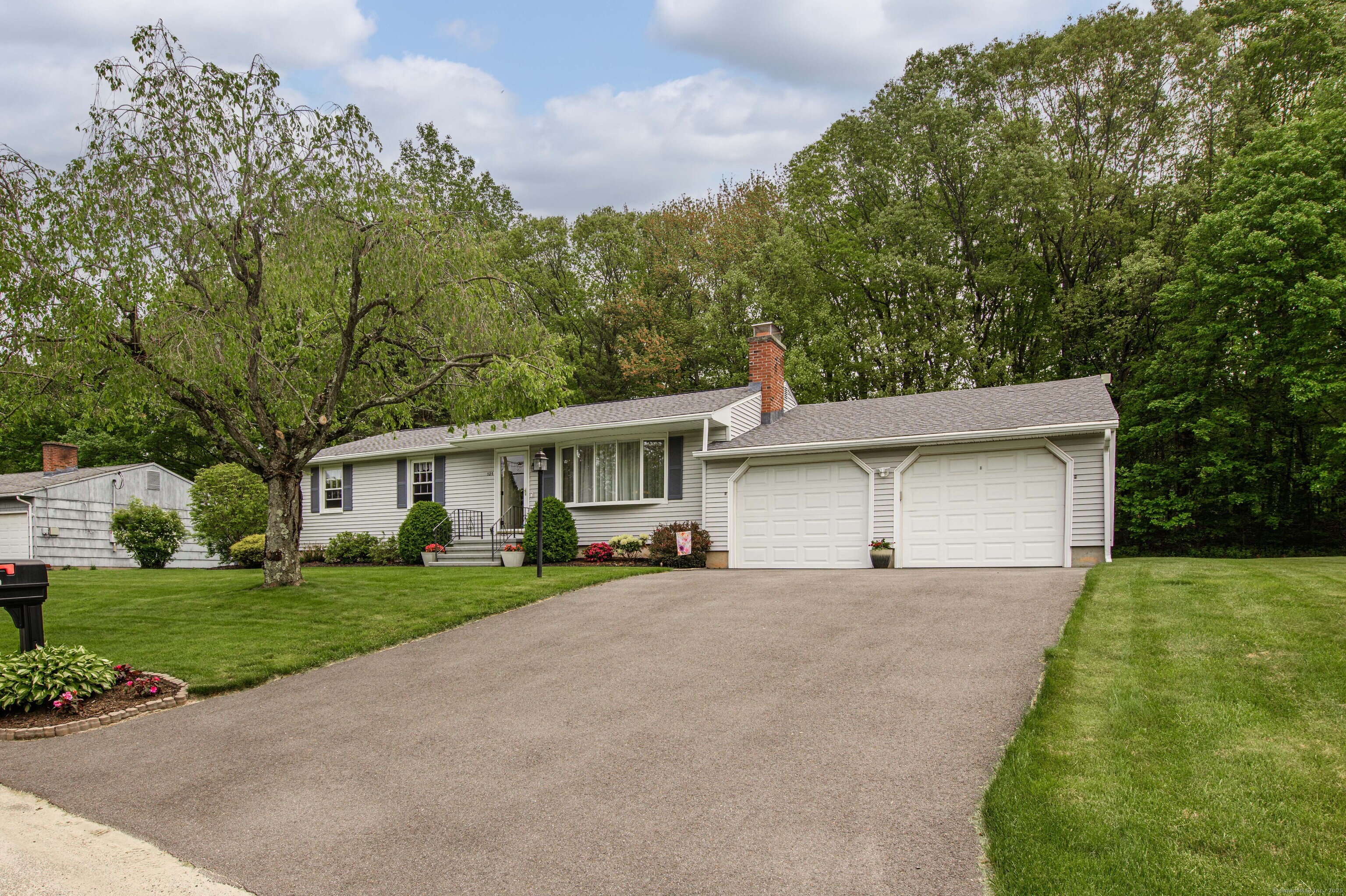 121 Dinatali Drive