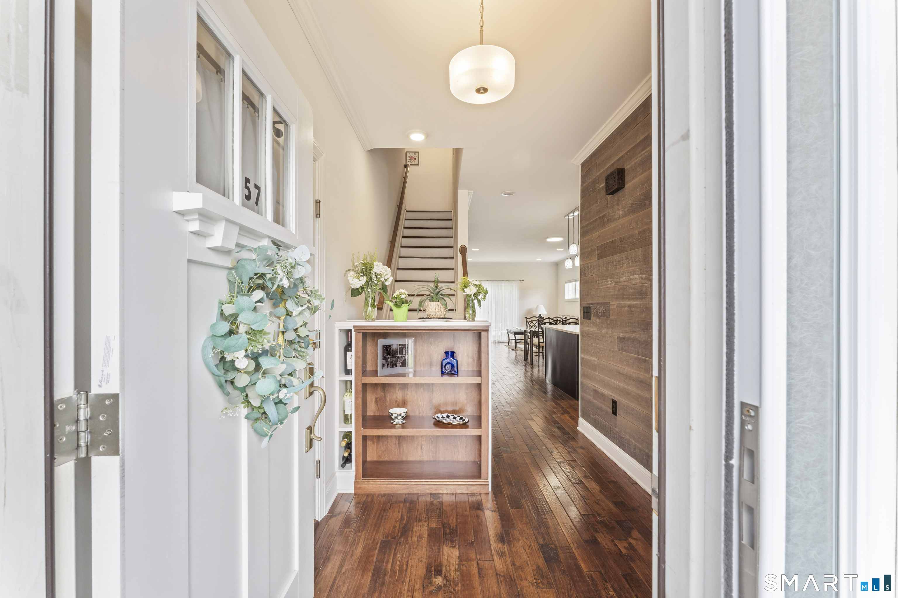 57 South Lakeside Drive