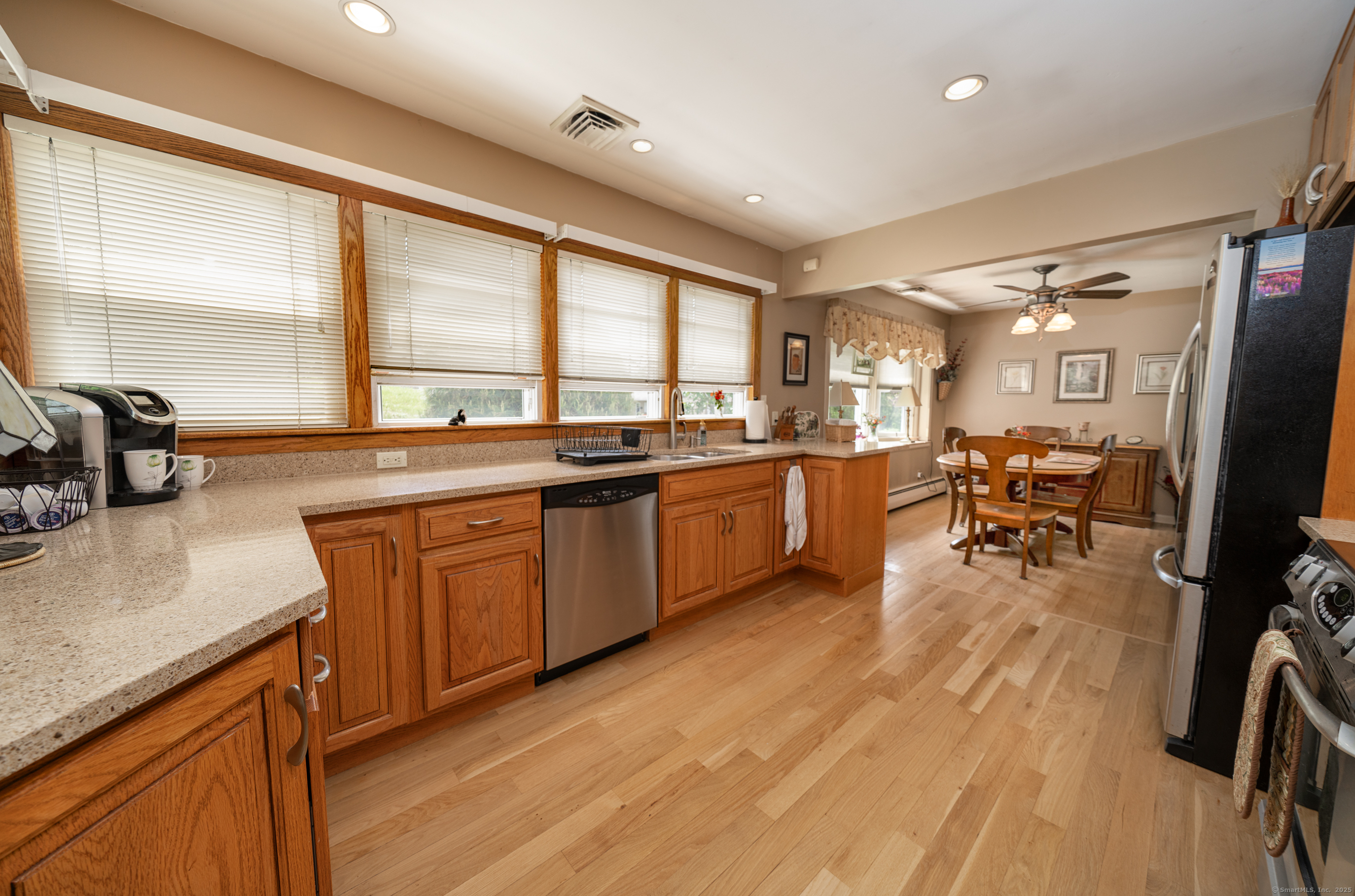 205 Elaine Terrace, New Haven, Connecticut image 9