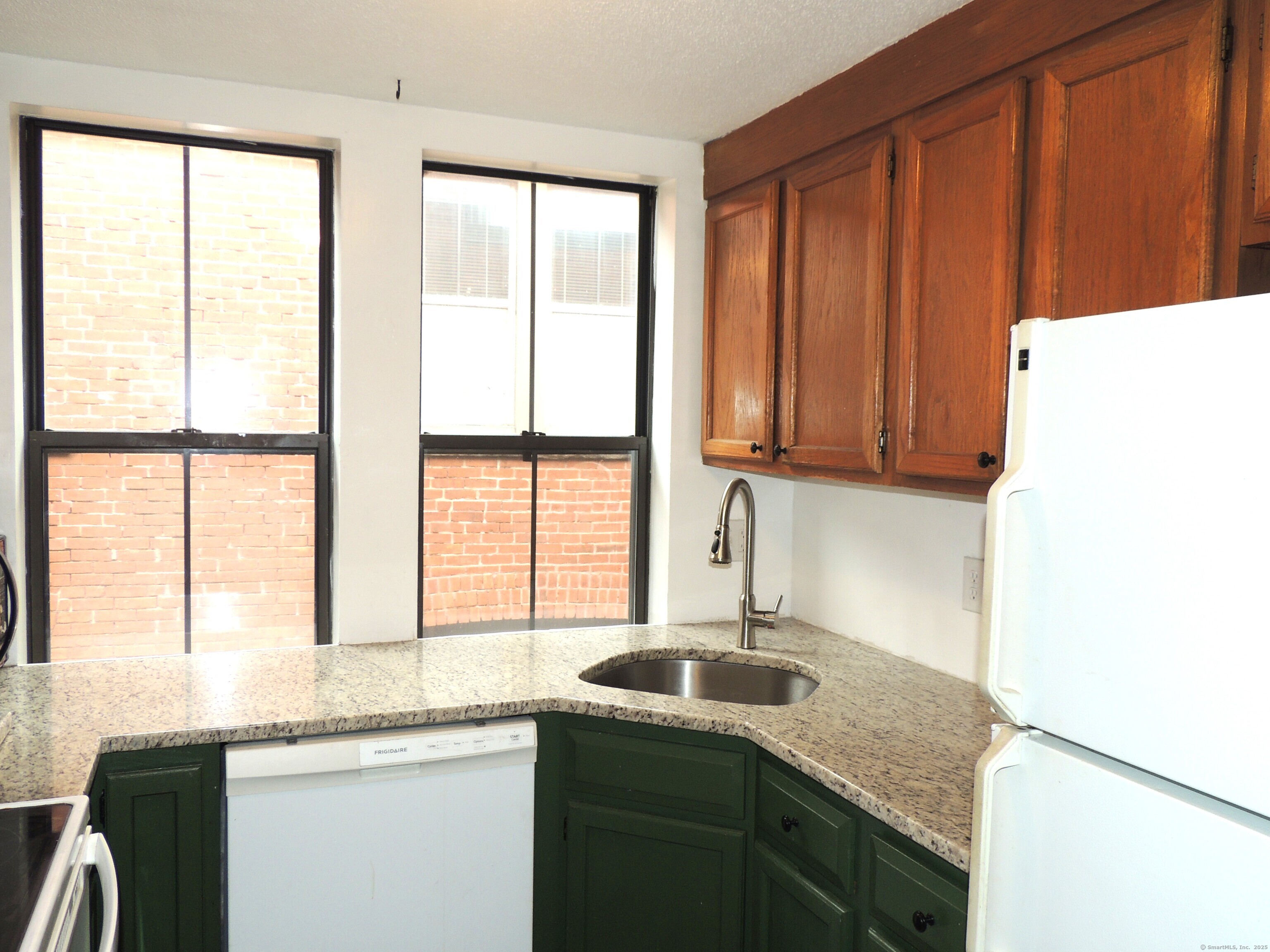 16 Essex Street #5F, Hartford, Connecticut image 3