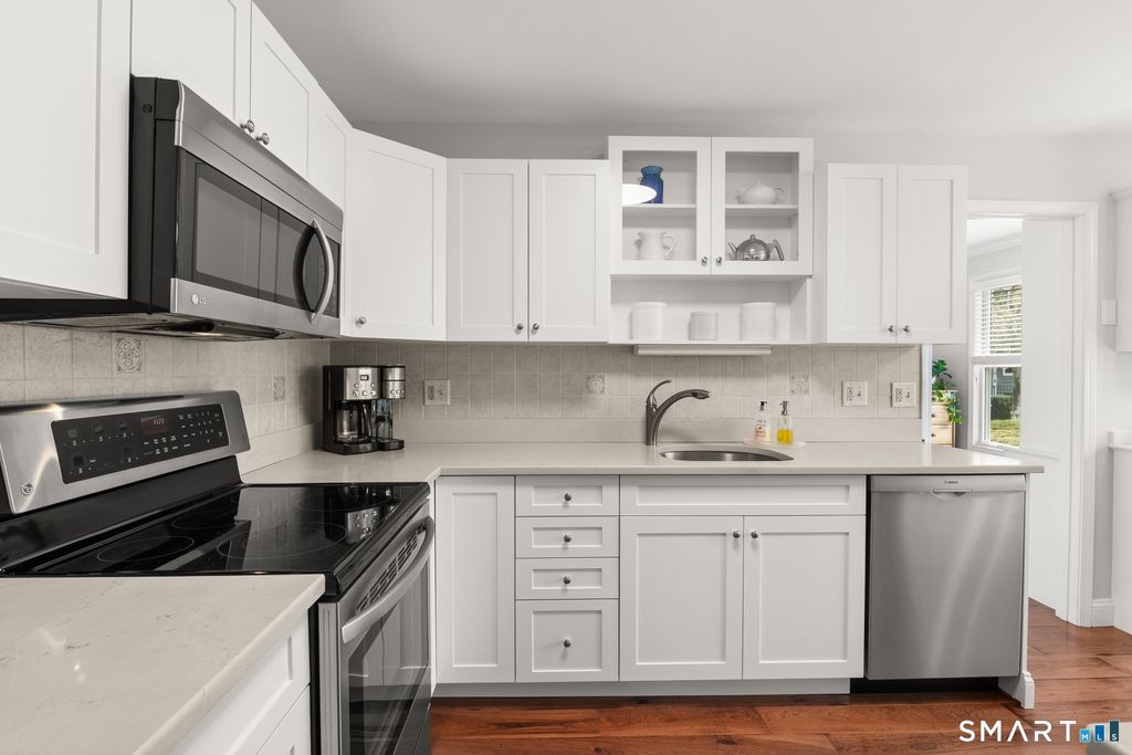 Photo of 121 Fawn Ridge Lane #121, Norwalk, CT 06851 (MLS # 24167889)