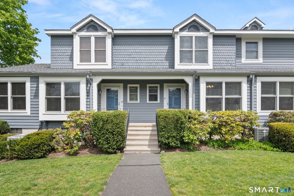 Photo of 121 Fawn Ridge Lane #121, Norwalk, CT 06851 (MLS # 24167889)