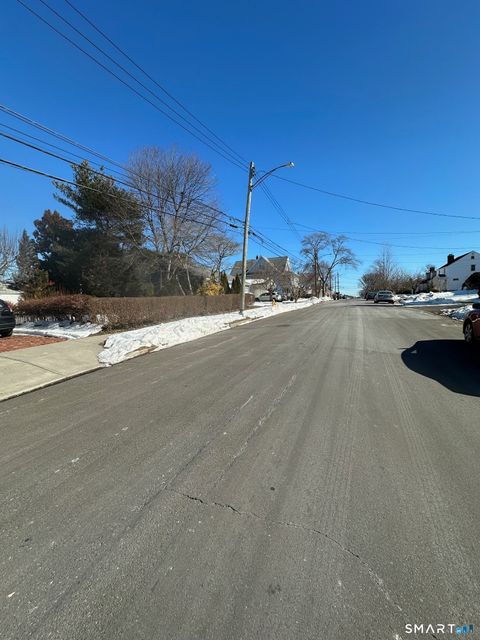 Tiny photo for 315 Seaside Avenue, Bridgeport, CT 06605 (MLS # 24154520)