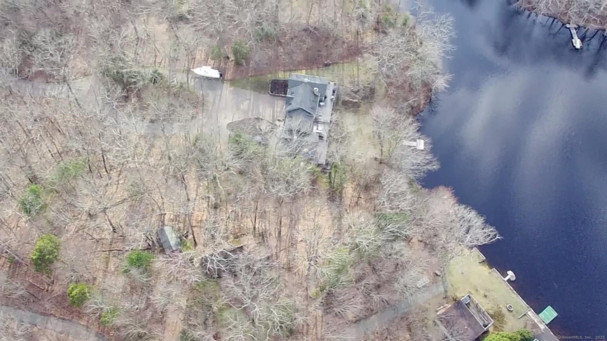 14 Lakeside Drive