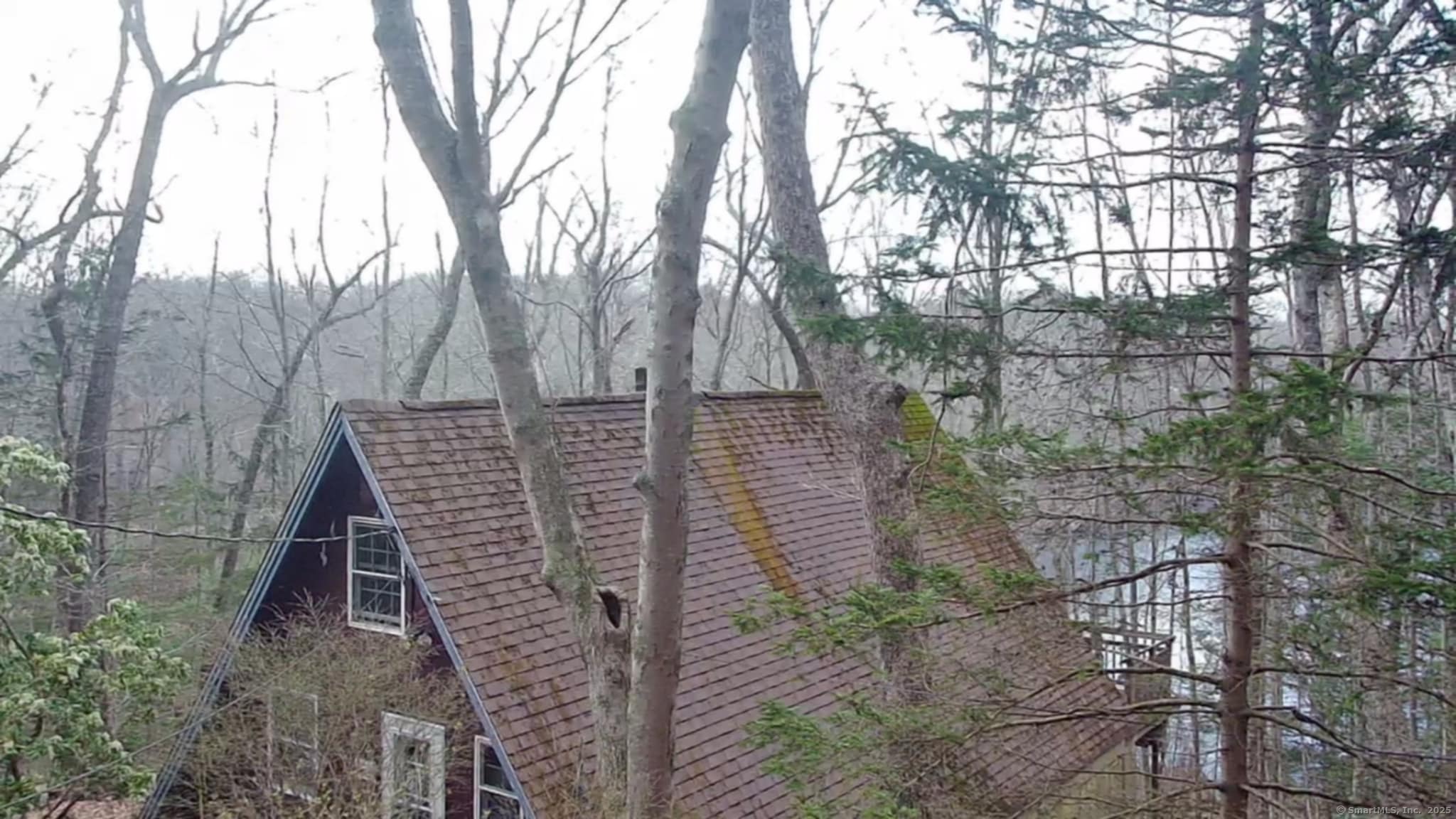 14 Lakeside Drive