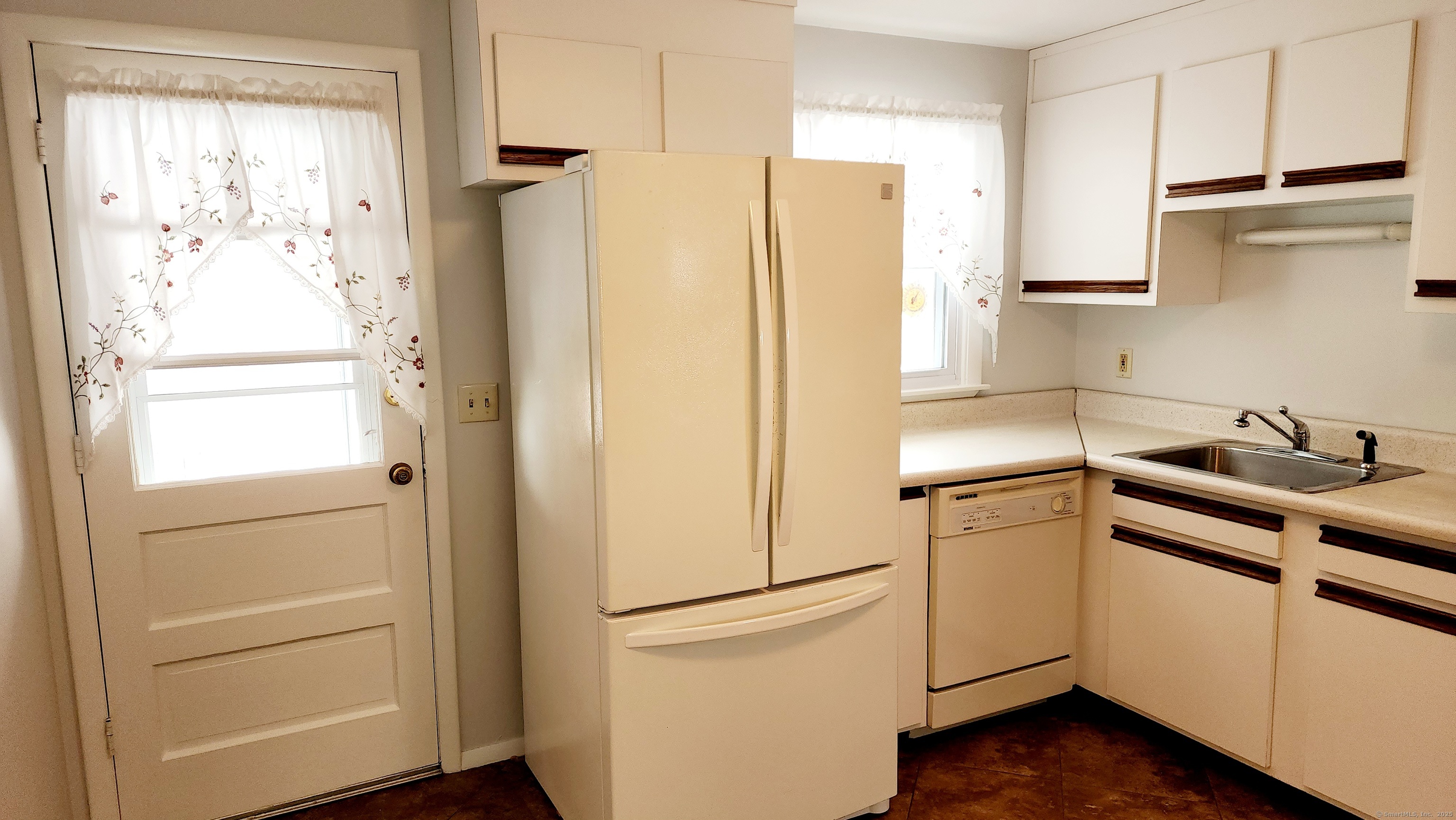 West Hartford, Connecticut 06110, United States, 3 Bedrooms Bedrooms, ,2 BathroomsBathrooms,Residential,Active,7024