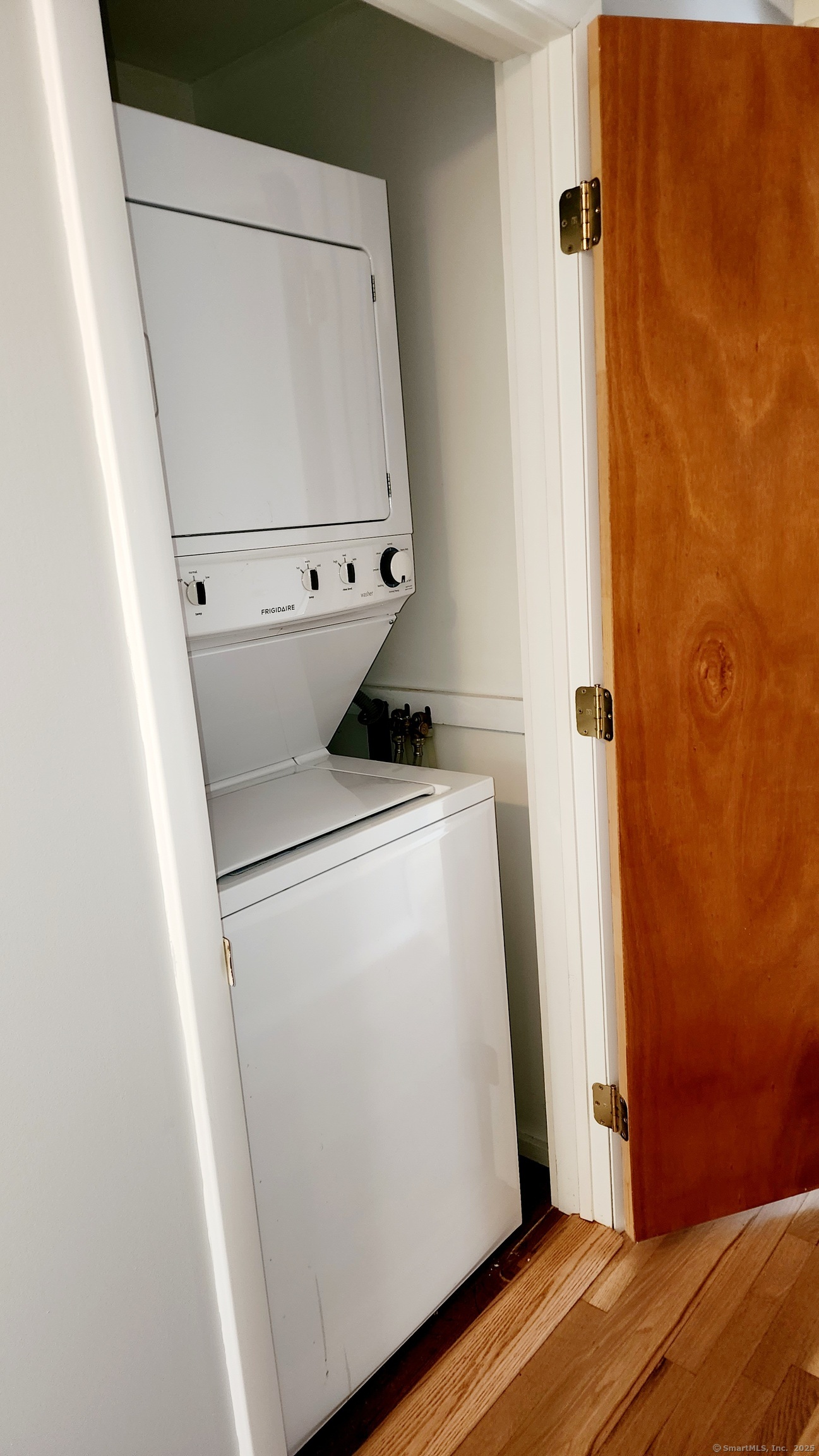 West Hartford, Connecticut 06110, United States, 3 Bedrooms Bedrooms, ,2 BathroomsBathrooms,Residential,Active,7024