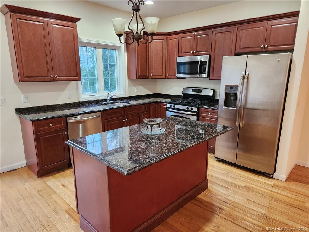 Oak Meadows Drive 1, Brookfield, Connecticut - 2 Bedrooms  
3 Bathrooms  
6 Rooms - 