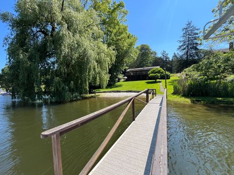 18 Pinewood Shores Sherman CT 06784