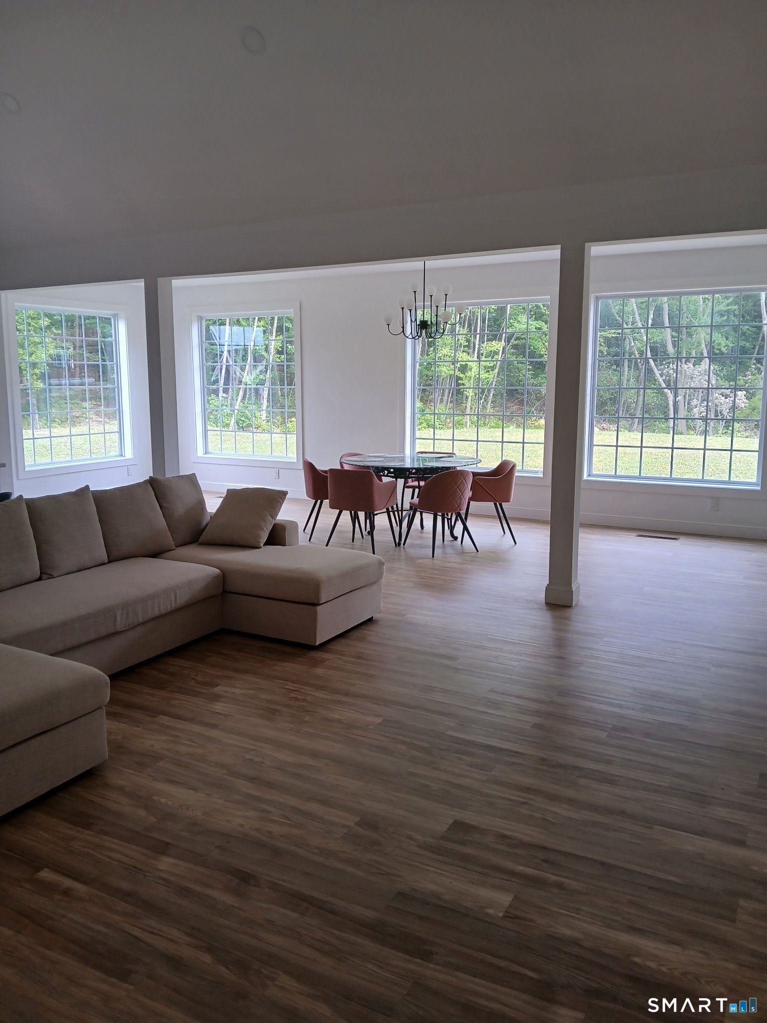 11-R Upper Kensington Drive