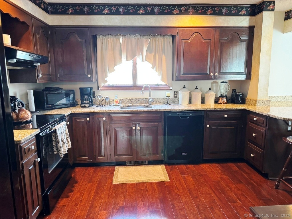 18 Brookwood Court, Prospect, Connecticut image 5
