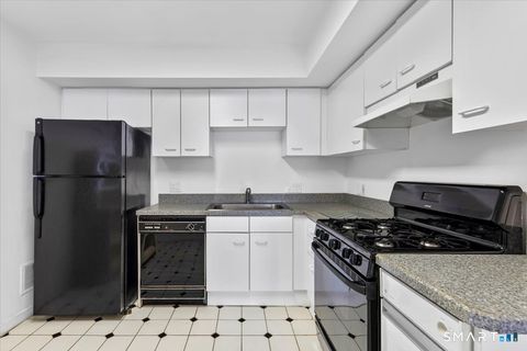 Tiny photo for 13 Harbour Close #13, New Haven, CT 06519 (MLS # 24164597)