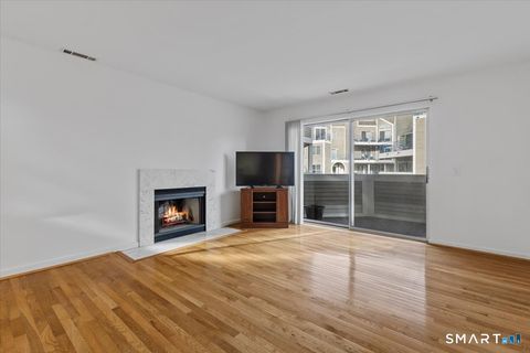 Tiny photo for 13 Harbour Close #13, New Haven, CT 06519 (MLS # 24164597)