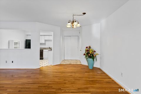Tiny photo for 13 Harbour Close #13, New Haven, CT 06519 (MLS # 24164597)
