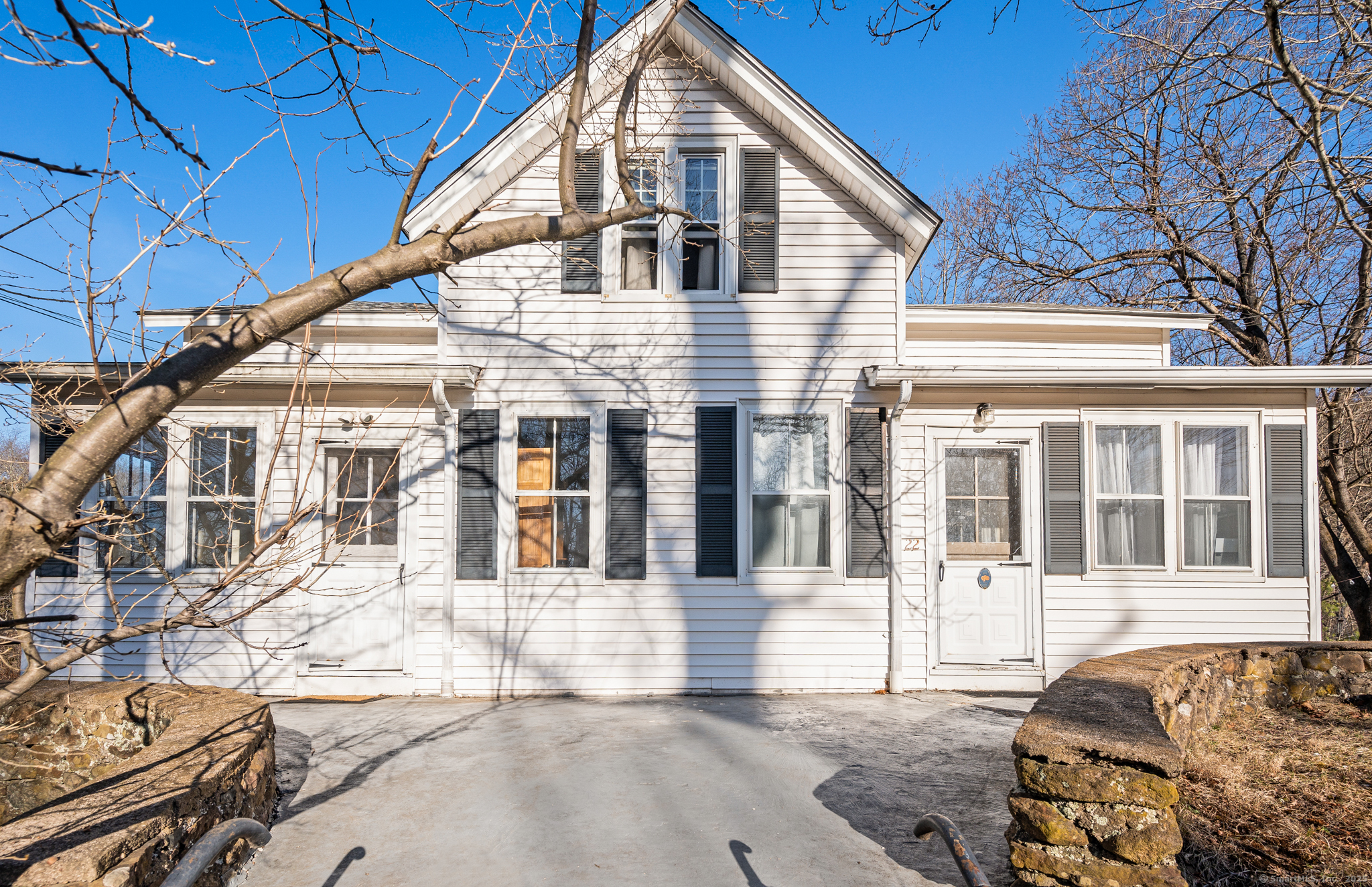 Property for Sale at Tunxis Road, Simsbury, Connecticut - Bedrooms: 4 
Bathrooms: 2 
Rooms: 8  - $369,900