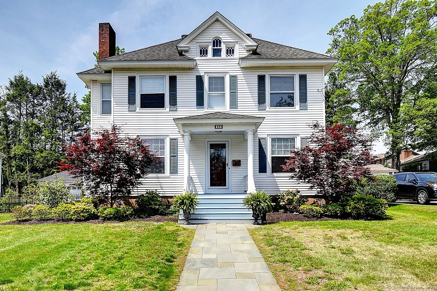 Property for Sale at Golf Street, Newington, Connecticut - Bedrooms: 4 
Bathrooms: 3 
Rooms: 8  - $495,000