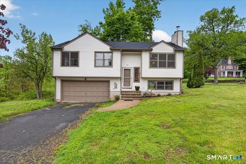 Photo of 492 Long Hill Road, Middletown, CT 06457 (MLS # 24175189)