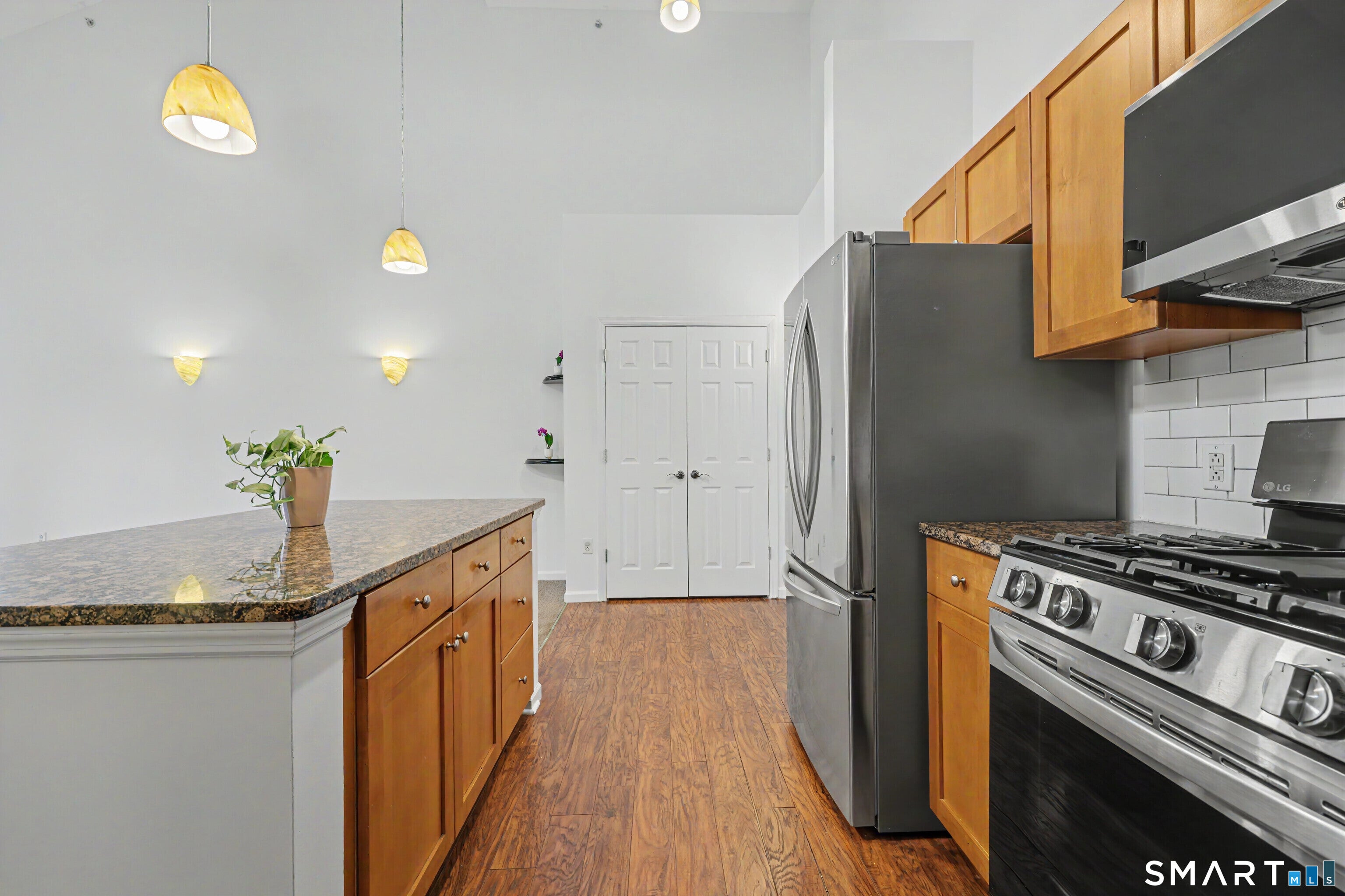 25 Adams Avenue 409