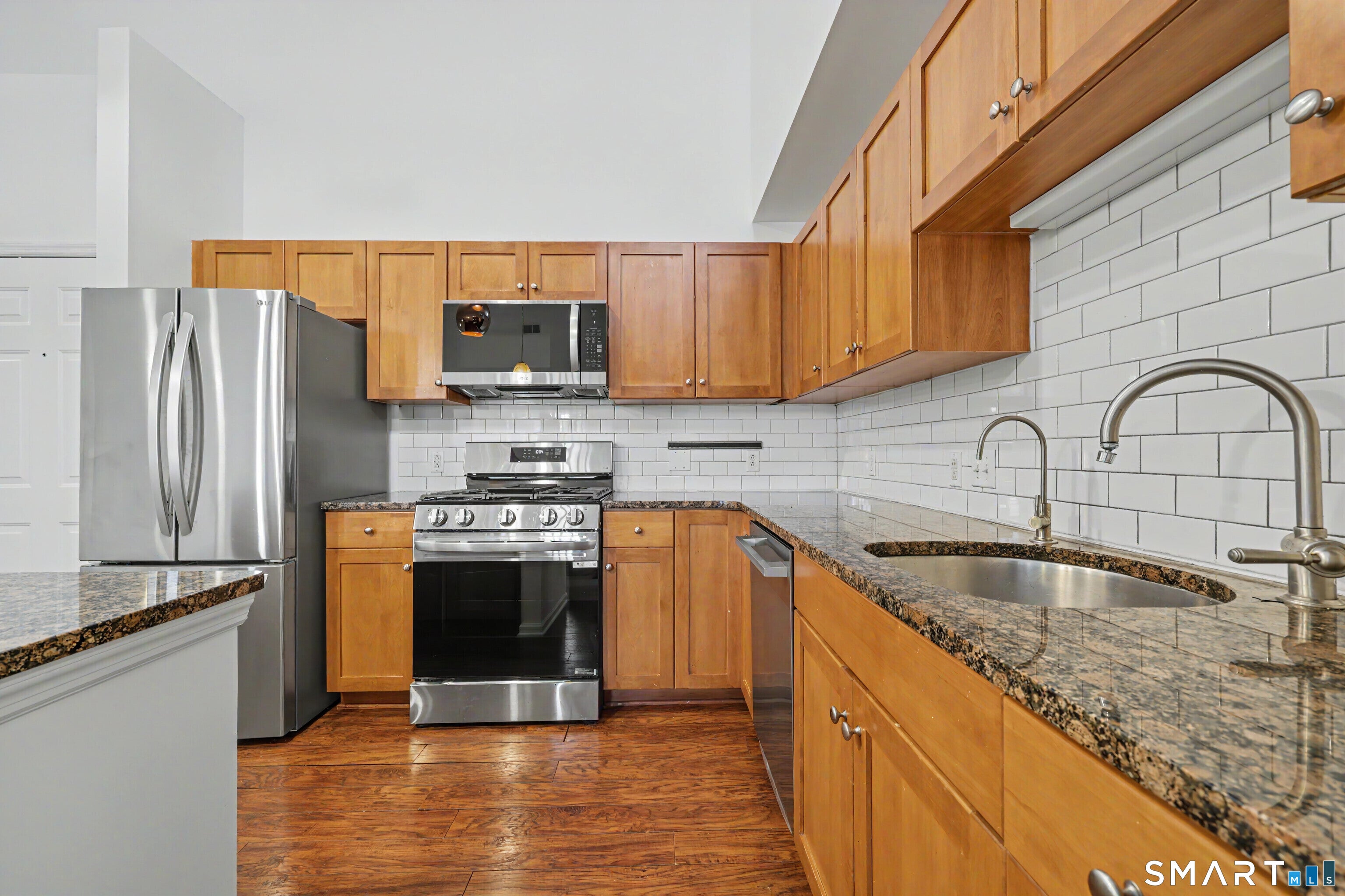 25 Adams Avenue 409