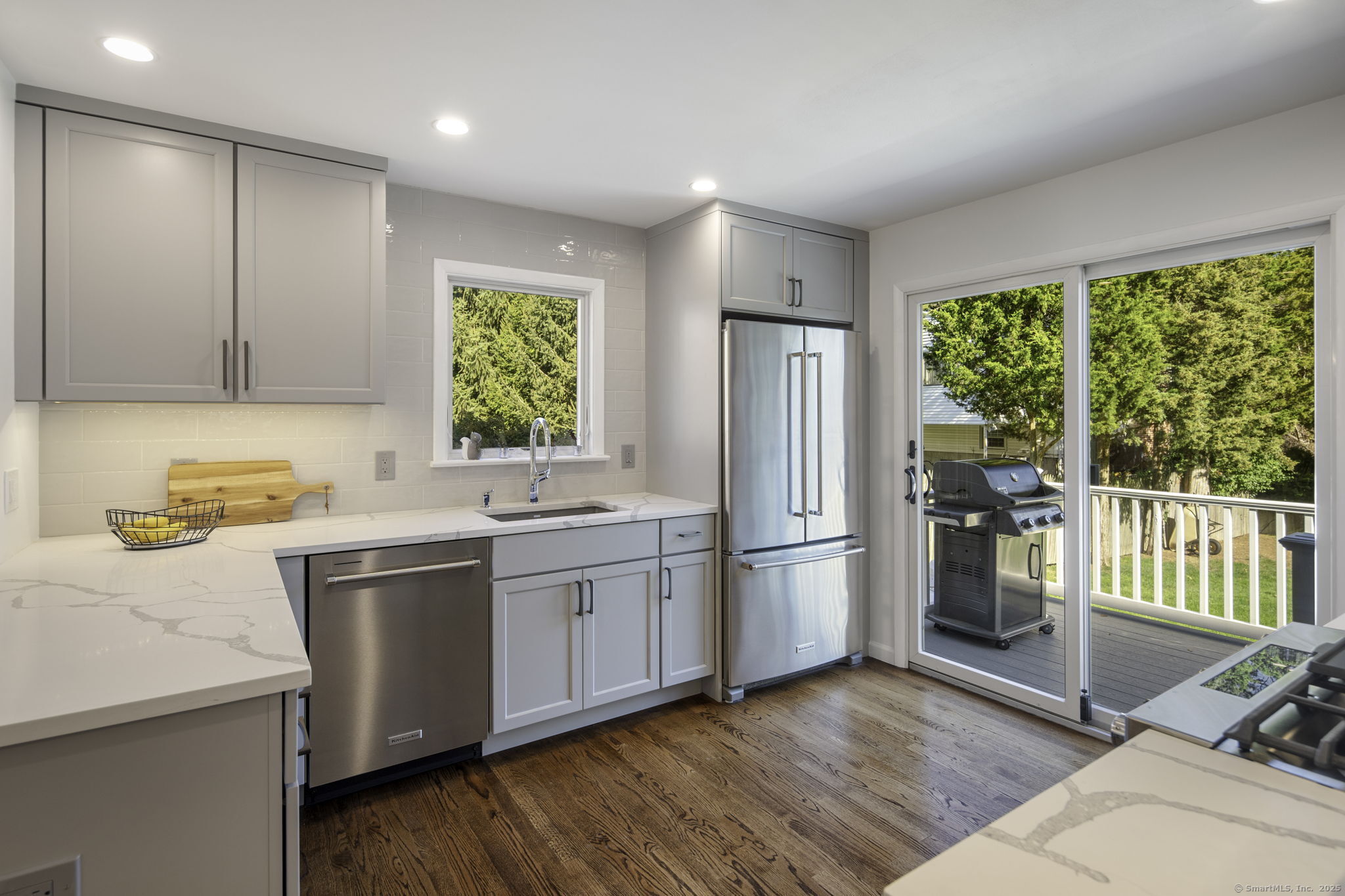 Norwalk, Connecticut 06851, United States, 3 Bedrooms Bedrooms, ,2 BathroomsBathrooms,Residential,Active,231976