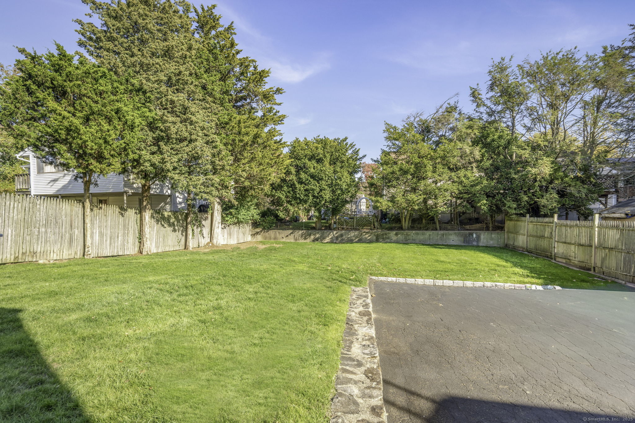 Norwalk, Connecticut 06851, United States, 3 Bedrooms Bedrooms, ,2 BathroomsBathrooms,Residential,Active,231976