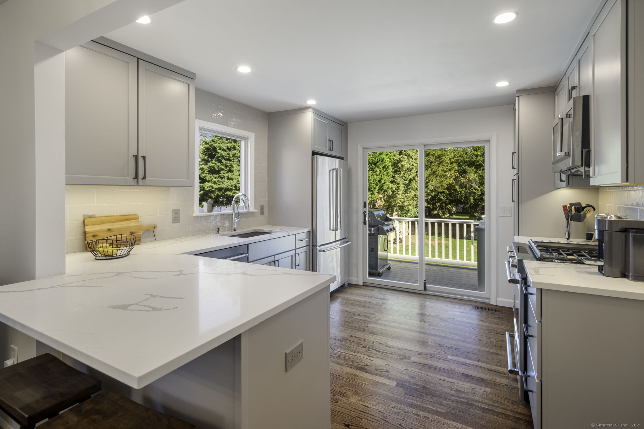 Norwalk, Connecticut 06851, United States, 3 Bedrooms Bedrooms, ,2 BathroomsBathrooms,Residential,Active,231976