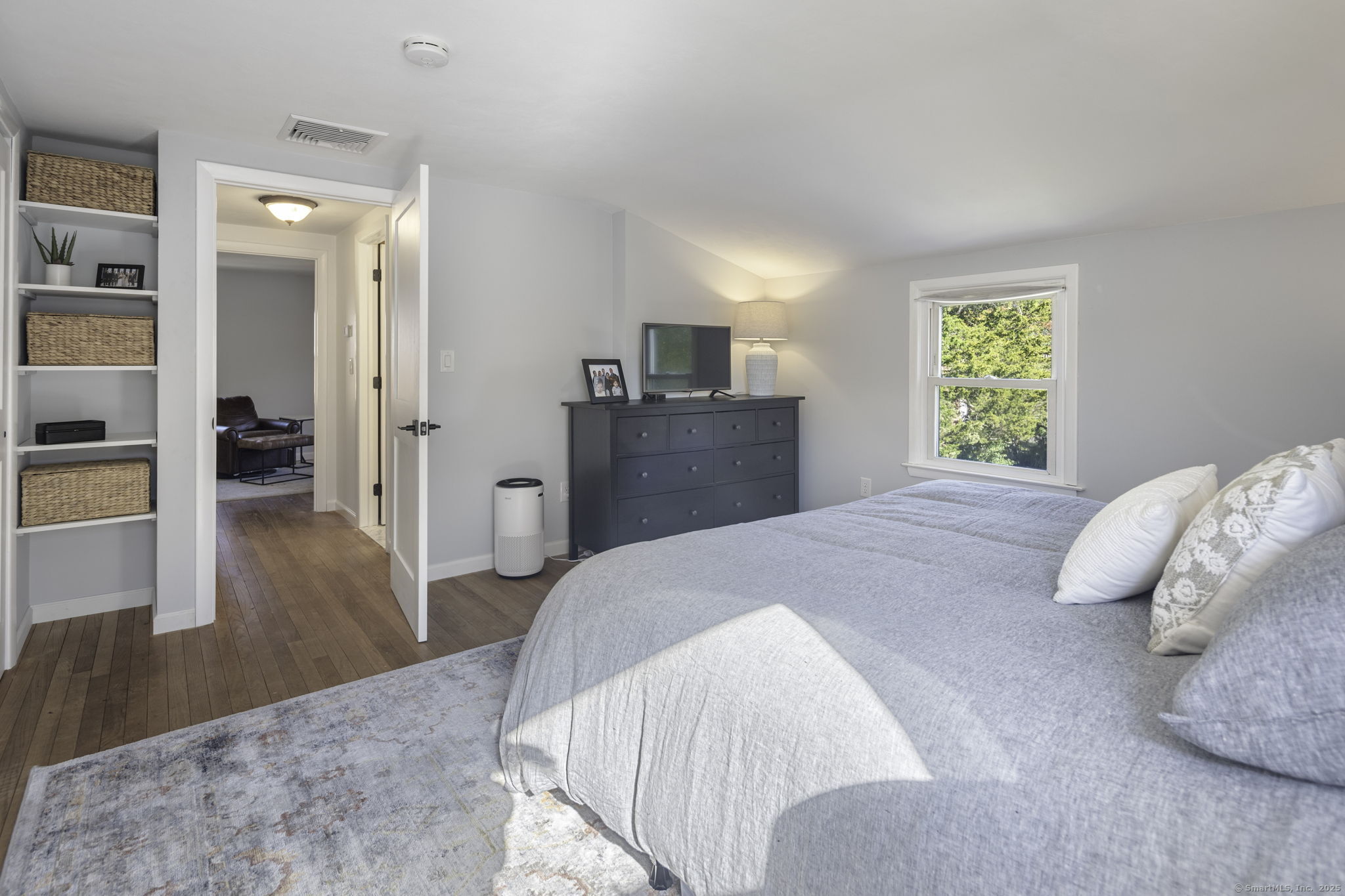 Norwalk, Connecticut 06851, United States, 3 Bedrooms Bedrooms, ,2 BathroomsBathrooms,Residential,Active,231976