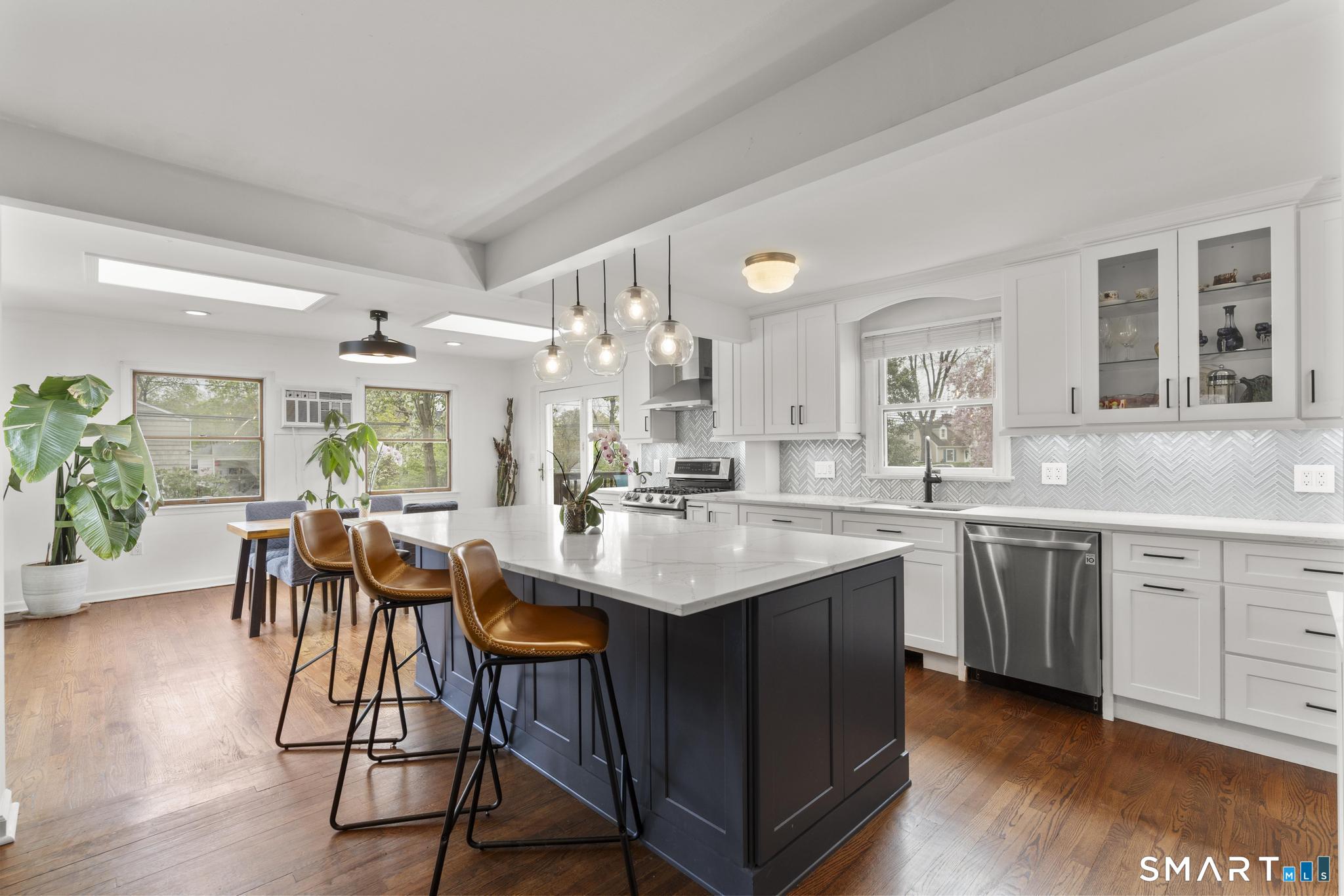 28 Bouton Street West