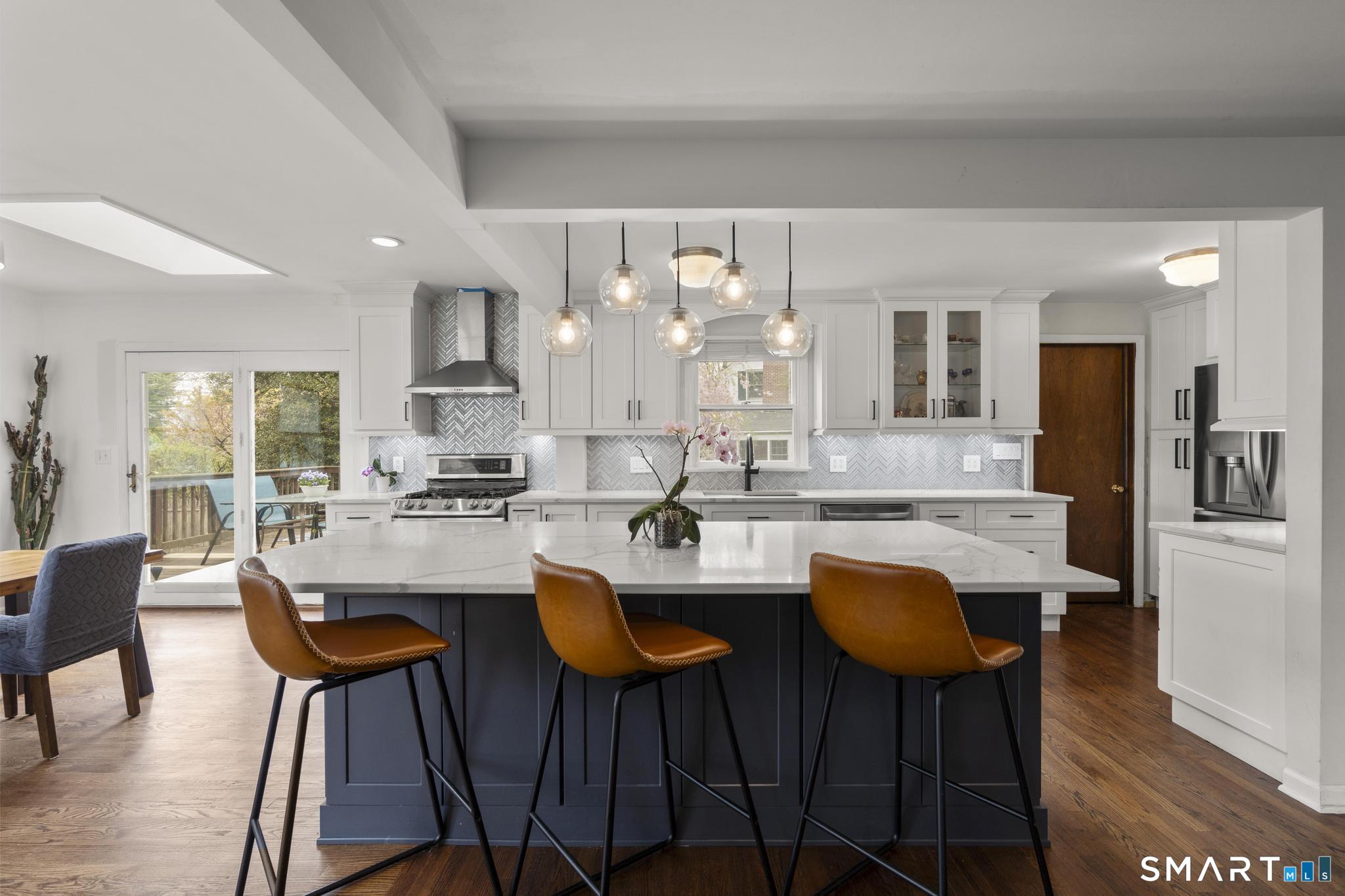 28 Bouton Street West