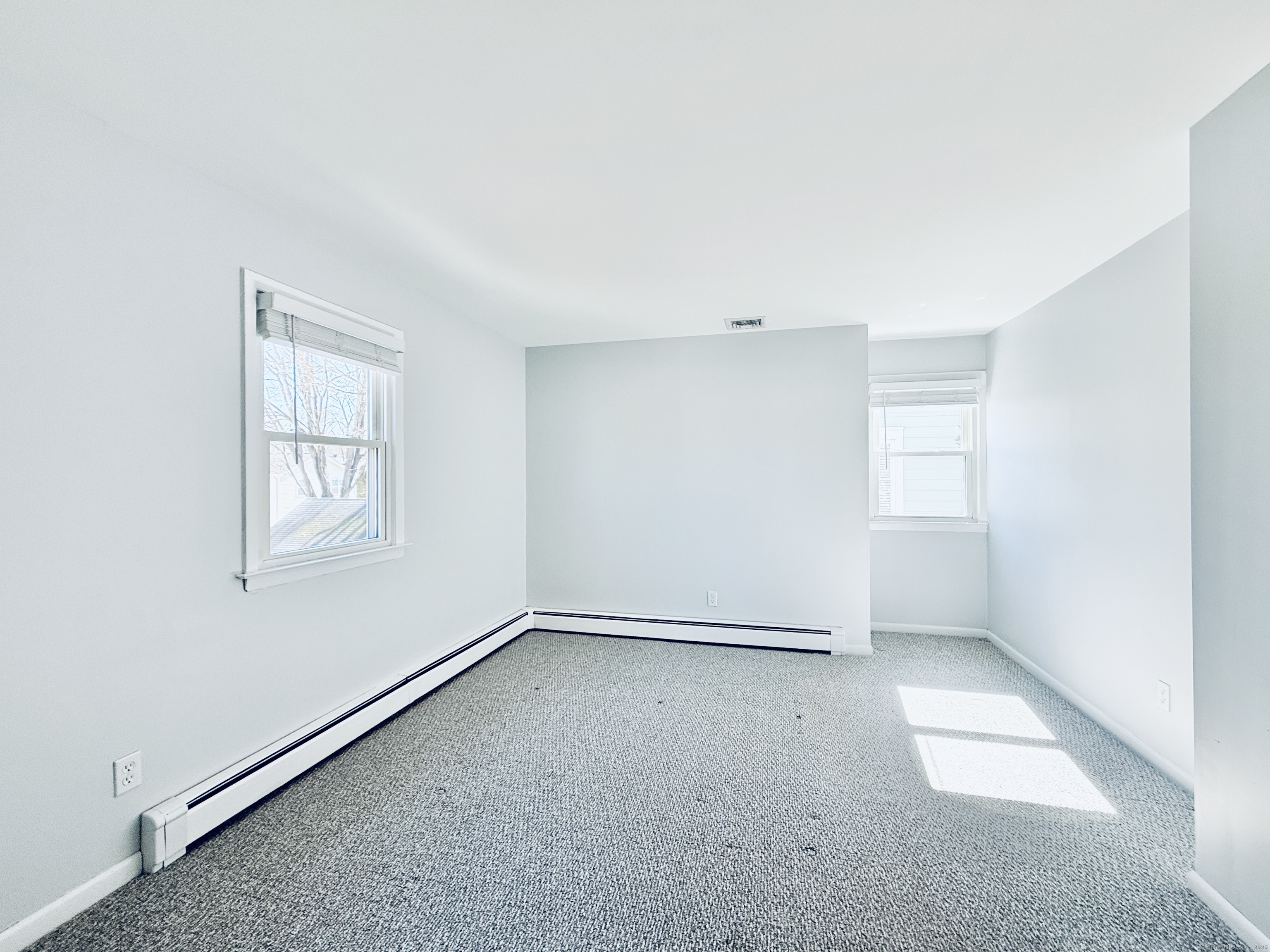 Stamford, Connecticut 06905, United States, 2 Bedrooms Bedrooms, ,1 BathroomBathrooms,Residential,Active,79067