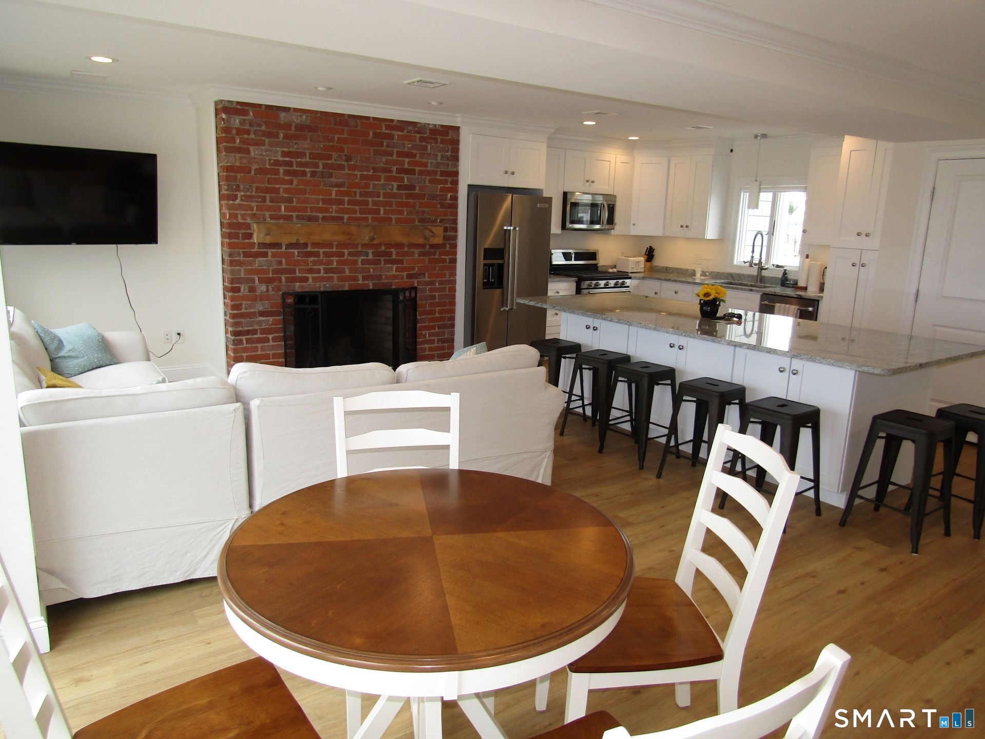 90 Swan Avenue B