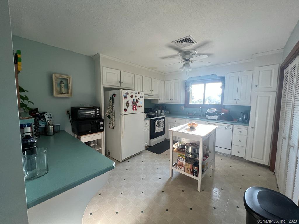 1302 Summer Hill Drive 1302