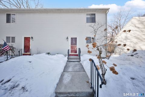 Photo of 28 Larkspur Drive #28, Cromwell, CT 06416 (MLS # 24154368)