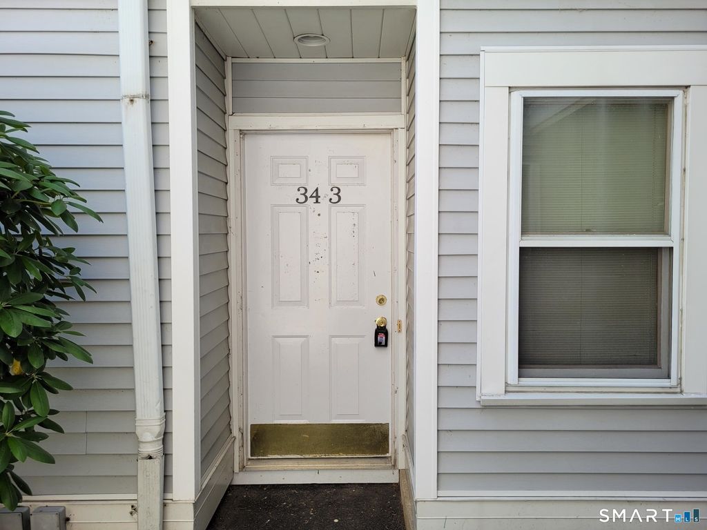 Photo of 55 Mill Plain Road #34-3, Danbury, CT 06811 (MLS # 24184935)