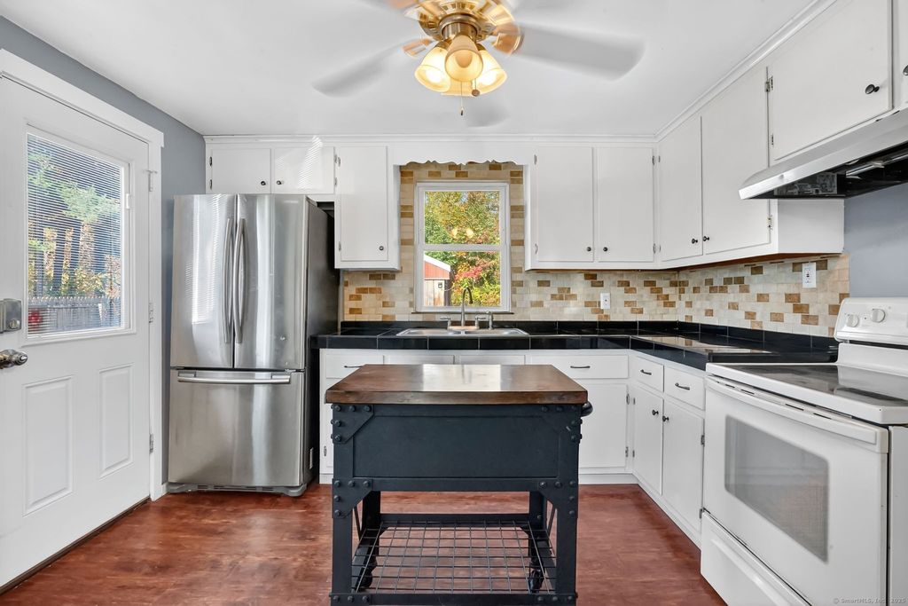 Photo of 21 King Court, Enfield, CT 06082 (MLS # 24135725)