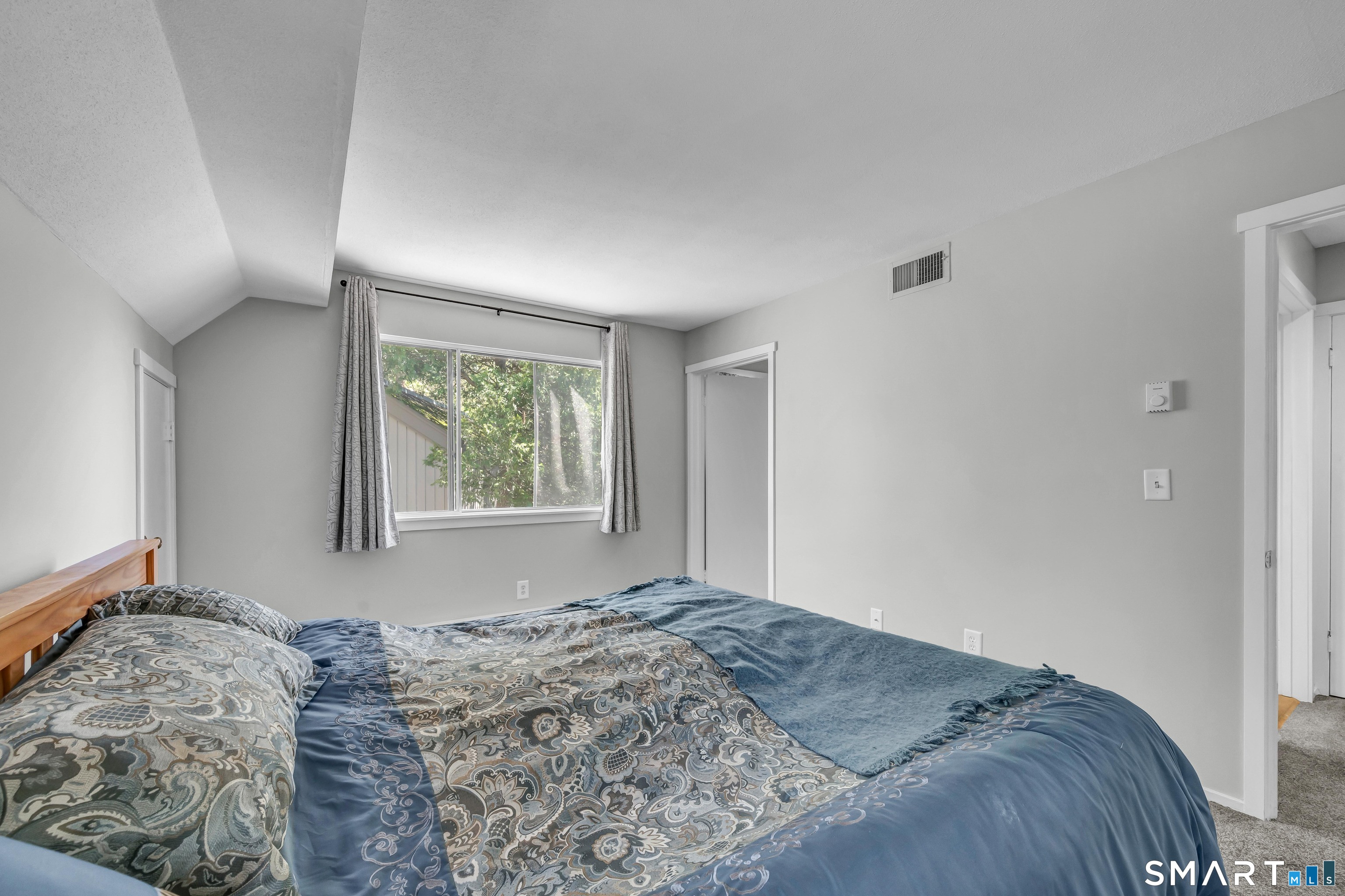 586 Heritage Village C