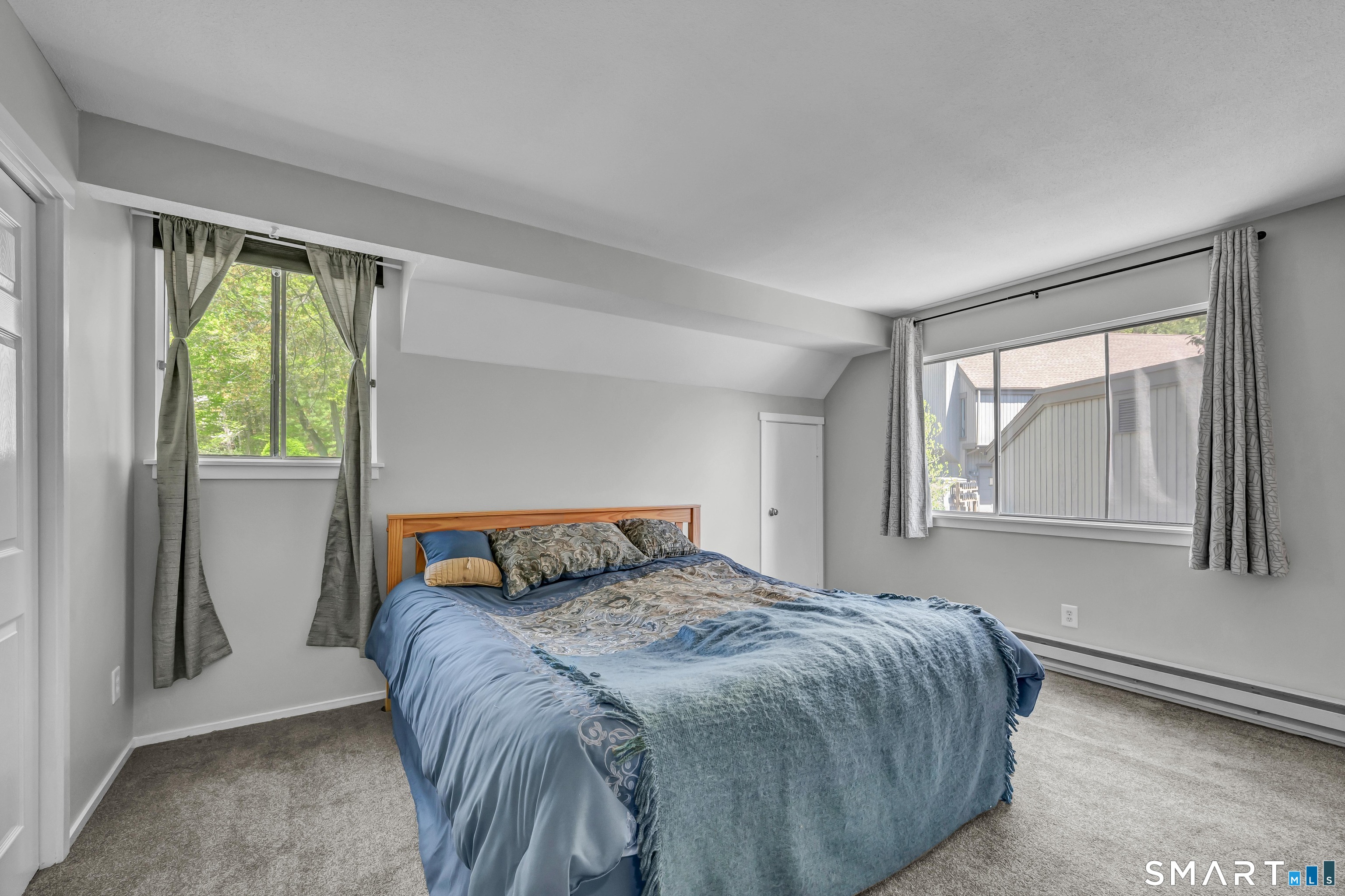 586 Heritage Village C
