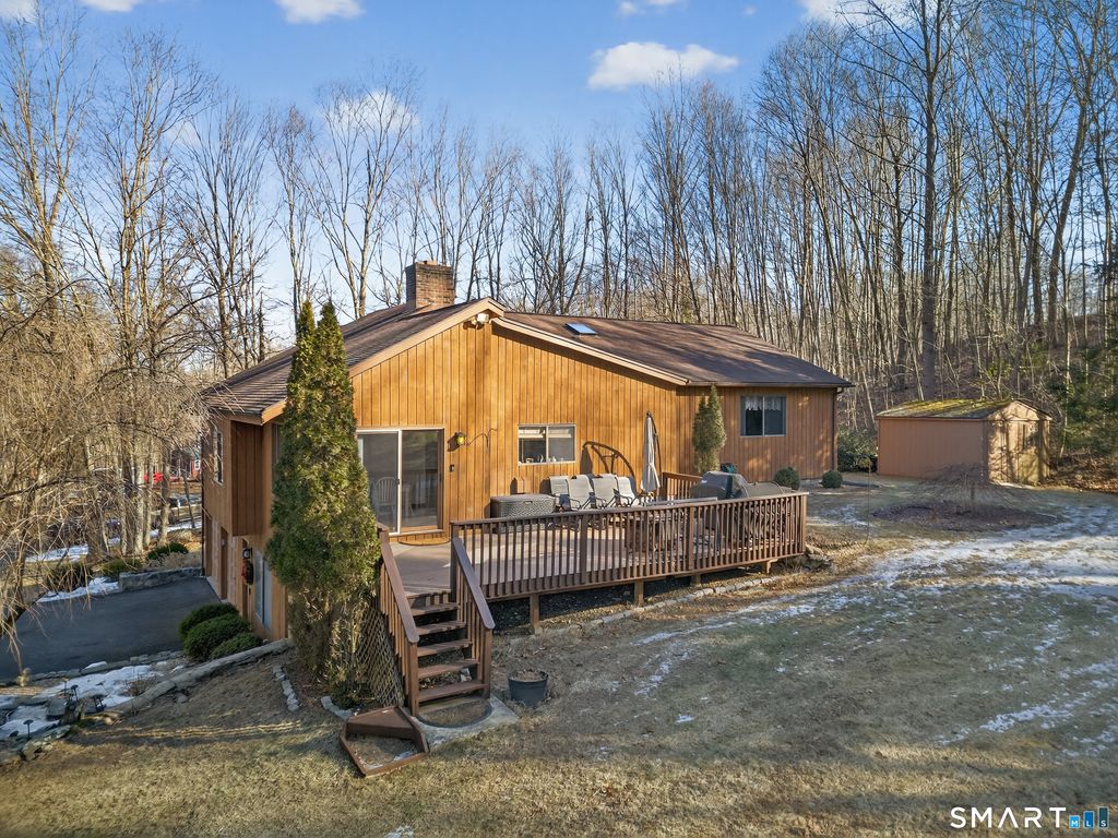 Photo of 28 Oakcrest Road, Oxford, CT 06478 (MLS # 24149982)